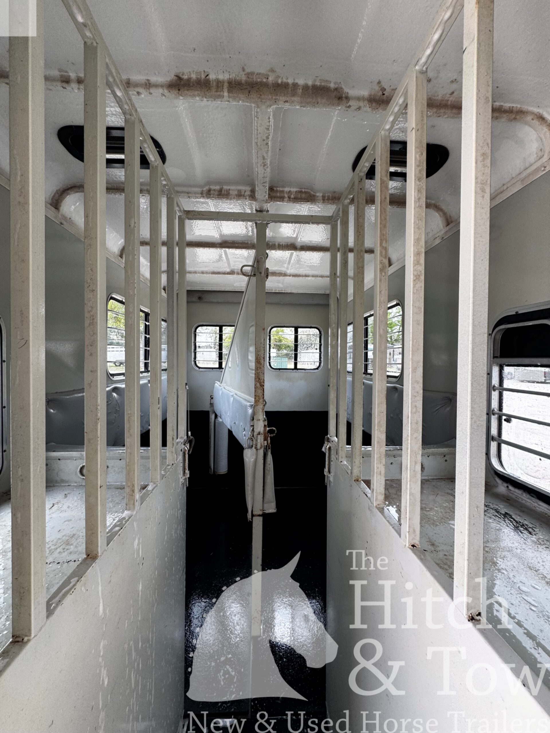 1999 HAWK 2 HORSE BUMPER PULL W/ MANGERS $7,900