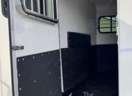 2019 Bee 4 HORSE SLANT LOAD GOOSENECK w/ DRESSING ROOM! $15,500