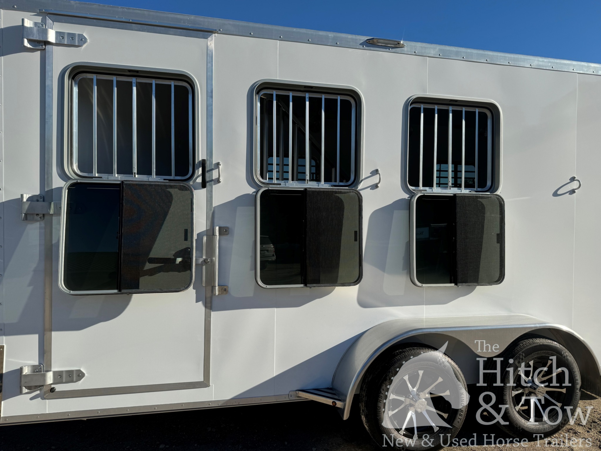 2026 KIEFERBILT 3 HORSE SLANT BUMPER PULL W/ DRESSING ROOM $25,500