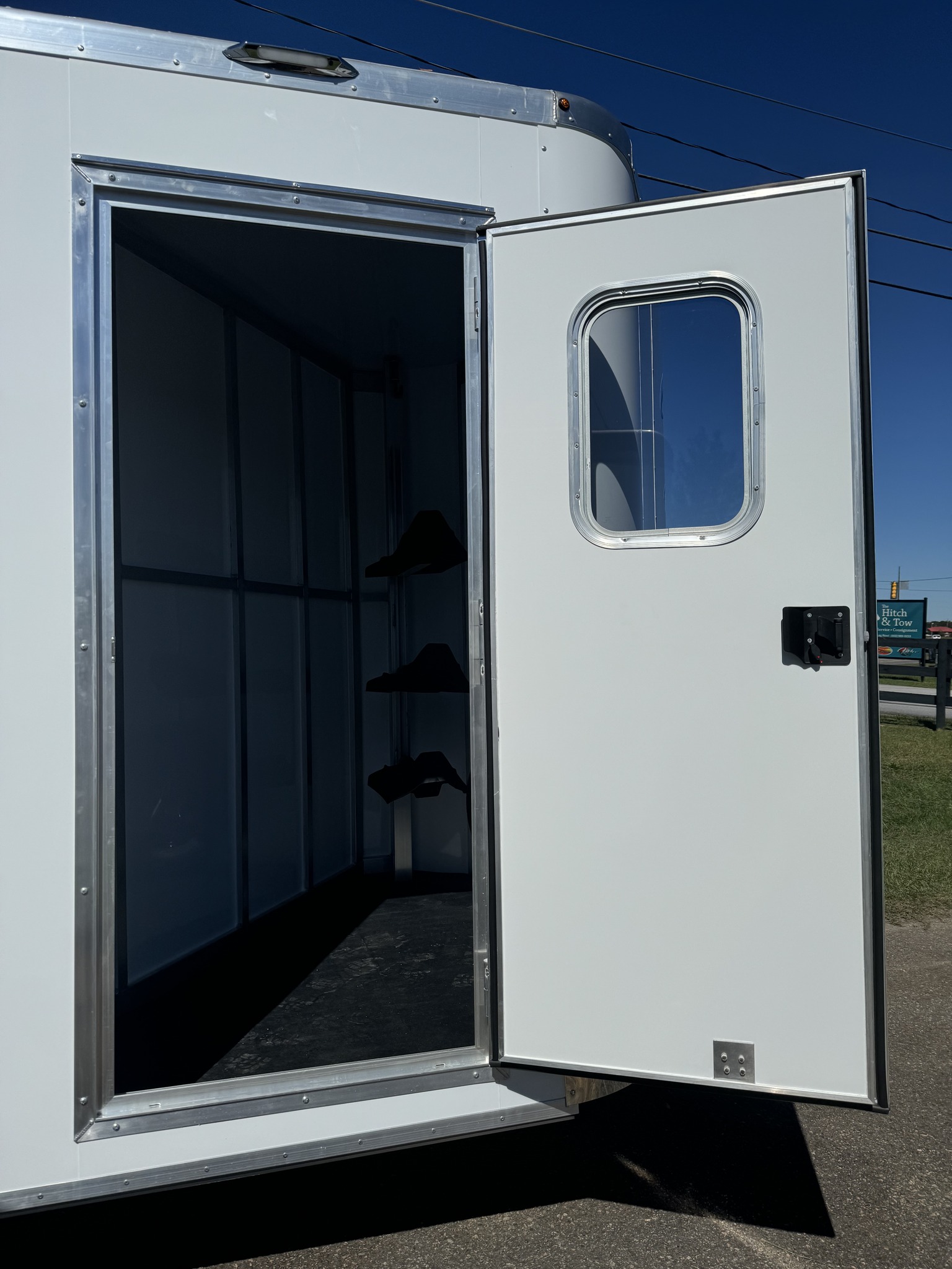 2026 KIEFERBILT 3 HORSE SLANT BUMPER PULL W/ DRESSING ROOM $25,500