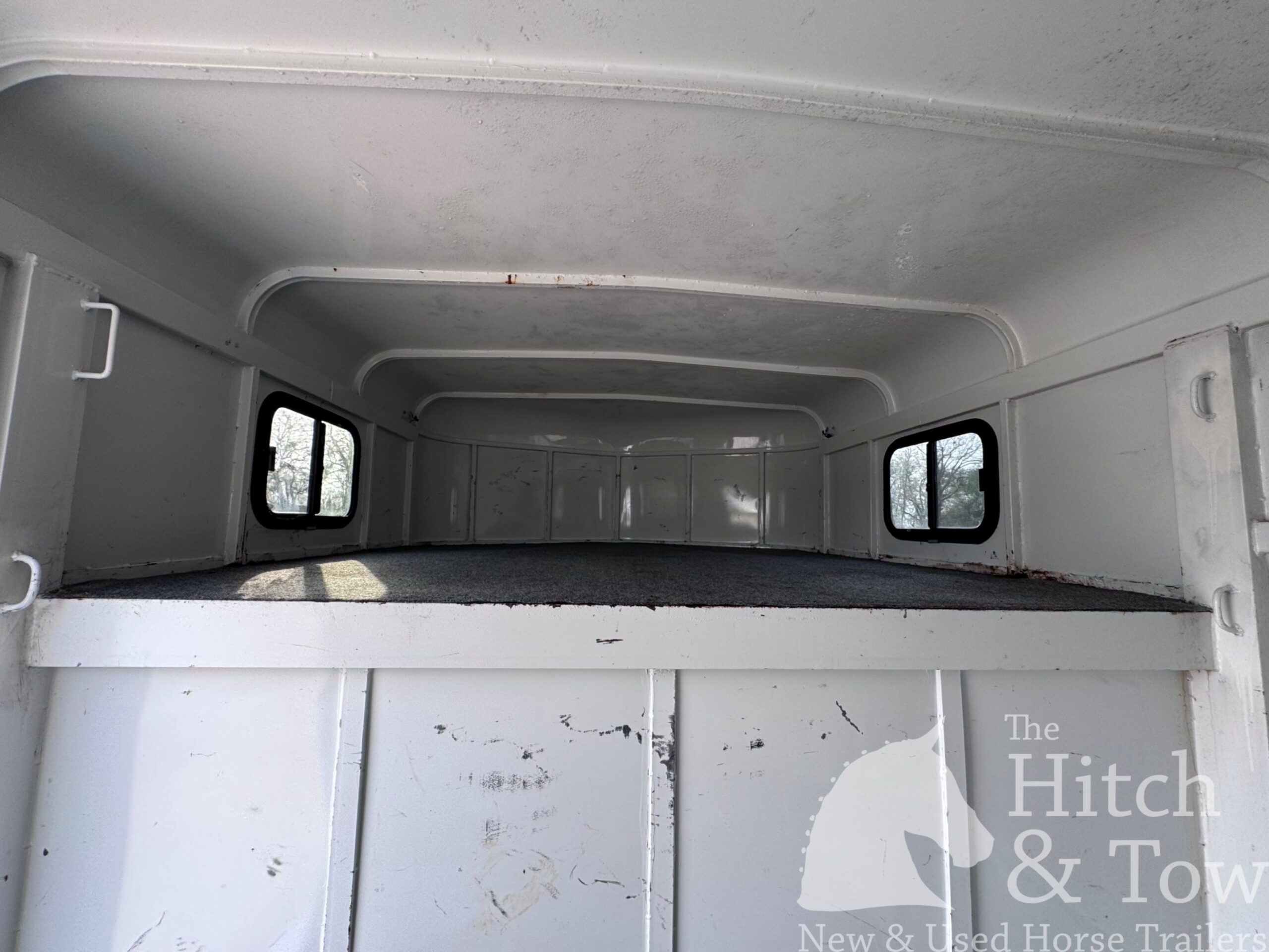 2019 Bee 4 HORSE SLANT LOAD GOOSENECK w/ DRESSING ROOM! $15,500