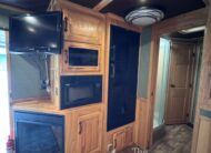 2006 SUNDOWNER 4 HORSE SLANT LOAD W/ 18′ LIVING QUARTERS TRAILER W/ UPGRADES $69,900