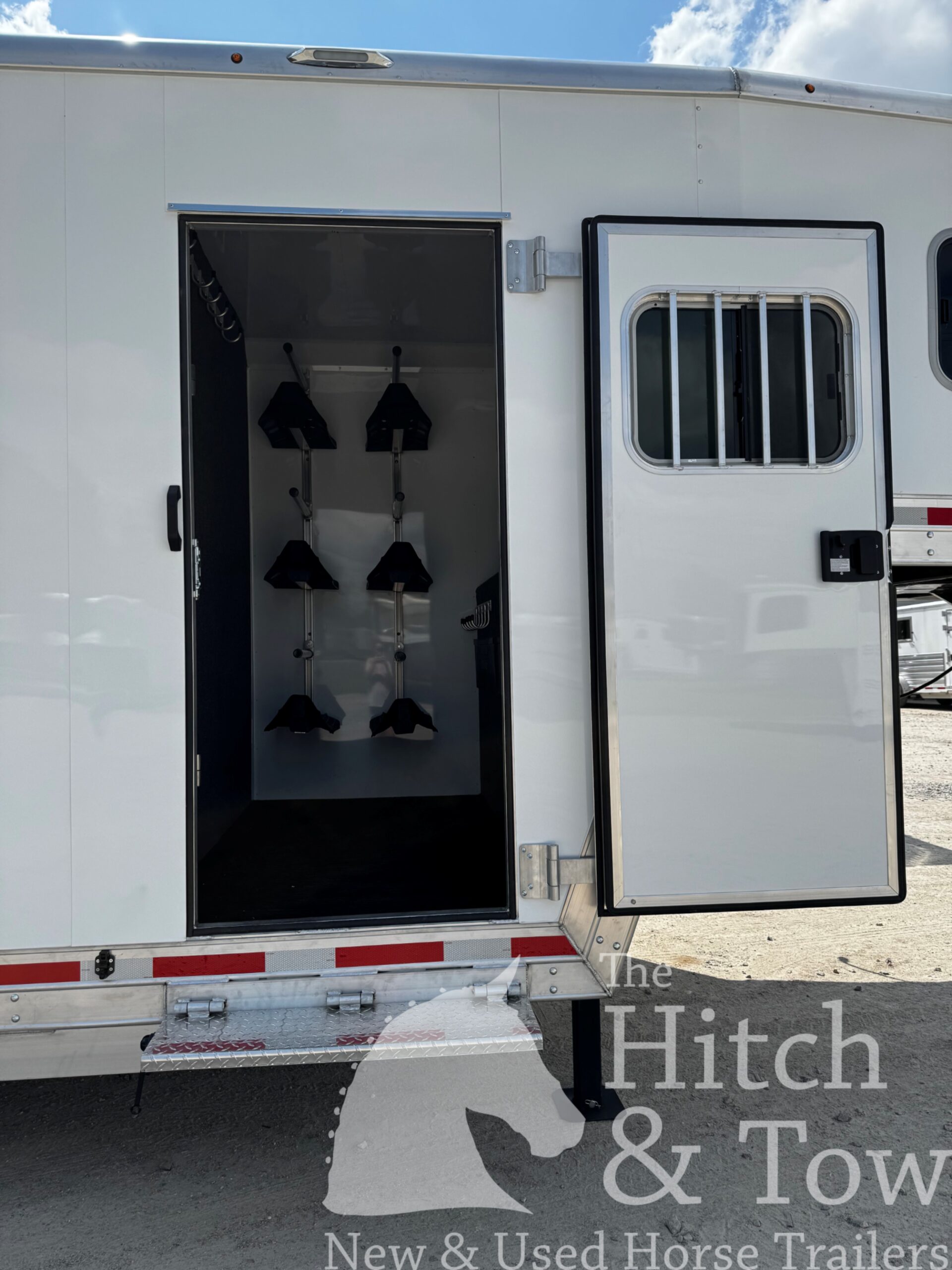 2026 KieferBilt Trailers 6-7 HORSE HEAD TO HEAD W/ MANY UPGRADES $79,900