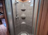 2006 SUNDOWNER 4 HORSE SLANT LOAD W/ 18′ LIVING QUARTERS TRAILER W/ UPGRADES $69,900