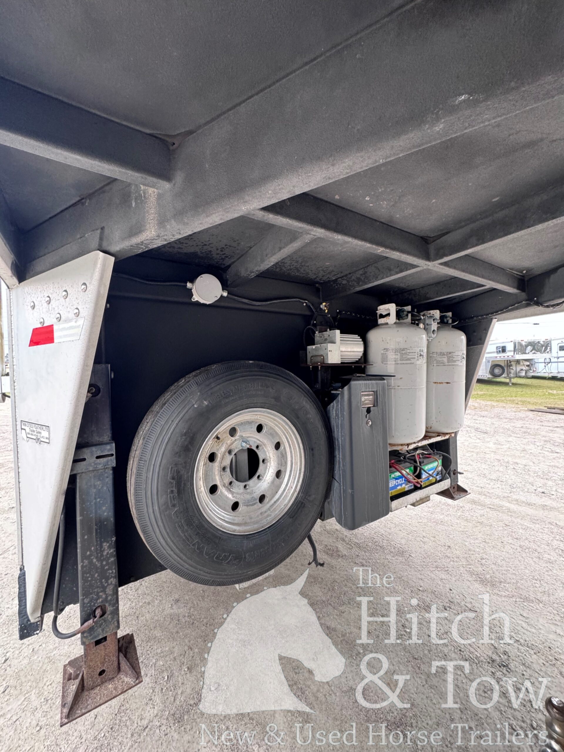 2006 SUNDOWNER 4 HORSE SLANT LOAD W/ 18′ LIVING QUARTERS TRAILER W/ UPGRADES $69,900