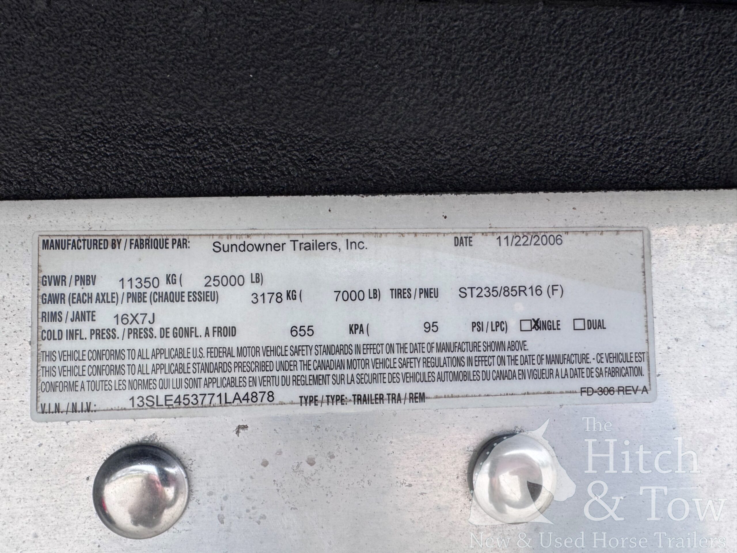 2006 SUNDOWNER 4 HORSE SLANT LOAD W/ 18′ LIVING QUARTERS TRAILER W/ UPGRADES $69,900