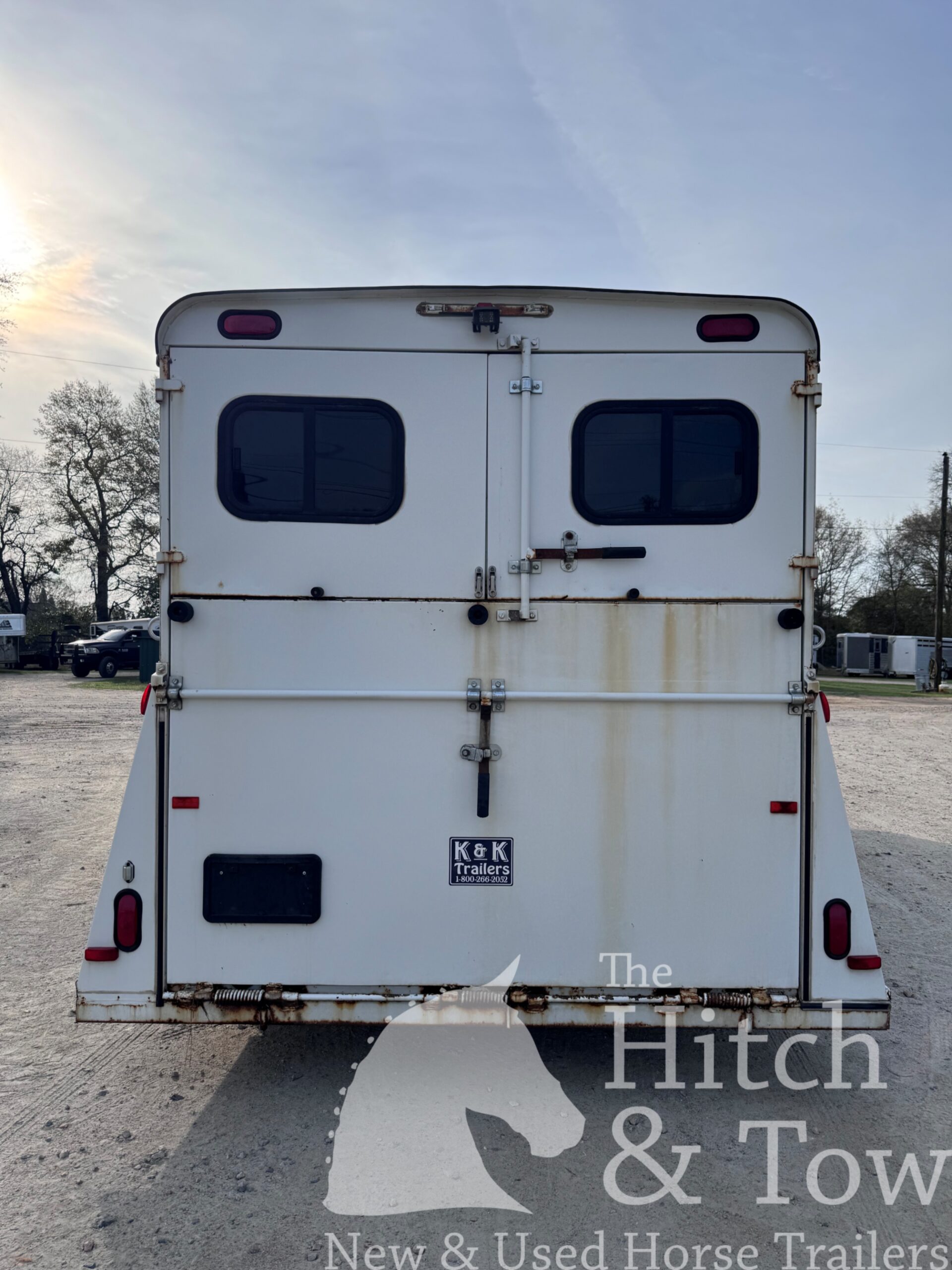 2019 Bee 4 HORSE SLANT LOAD GOOSENECK w/ DRESSING ROOM! $15,500