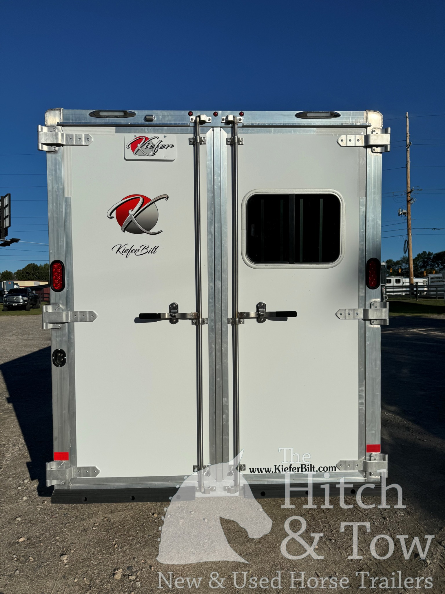 2026 KIEFERBILT 3 HORSE SLANT BUMPER PULL W/ DRESSING ROOM $25,500