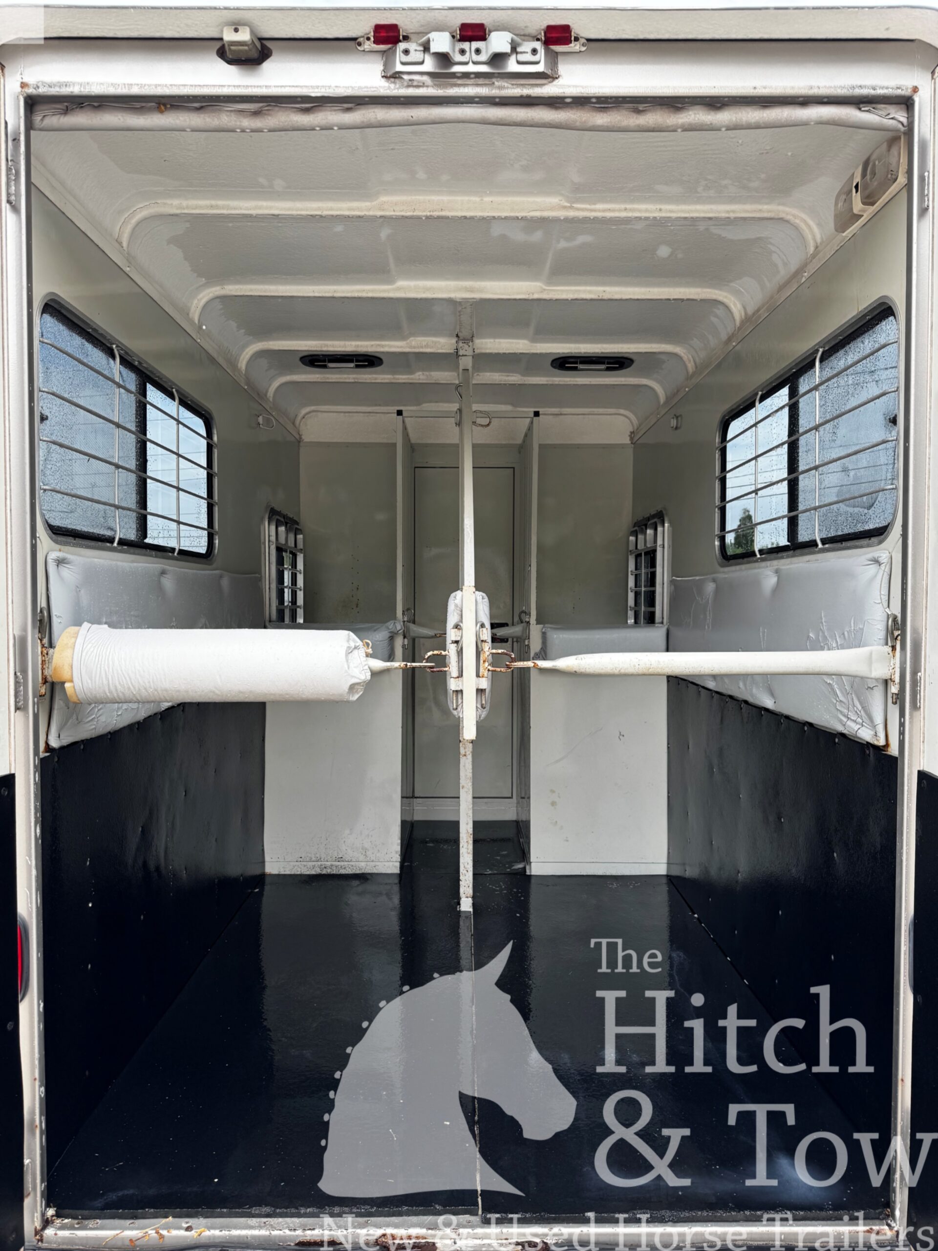 1999 HAWK 2 HORSE BUMPER PULL W/ MANGERS $7,900