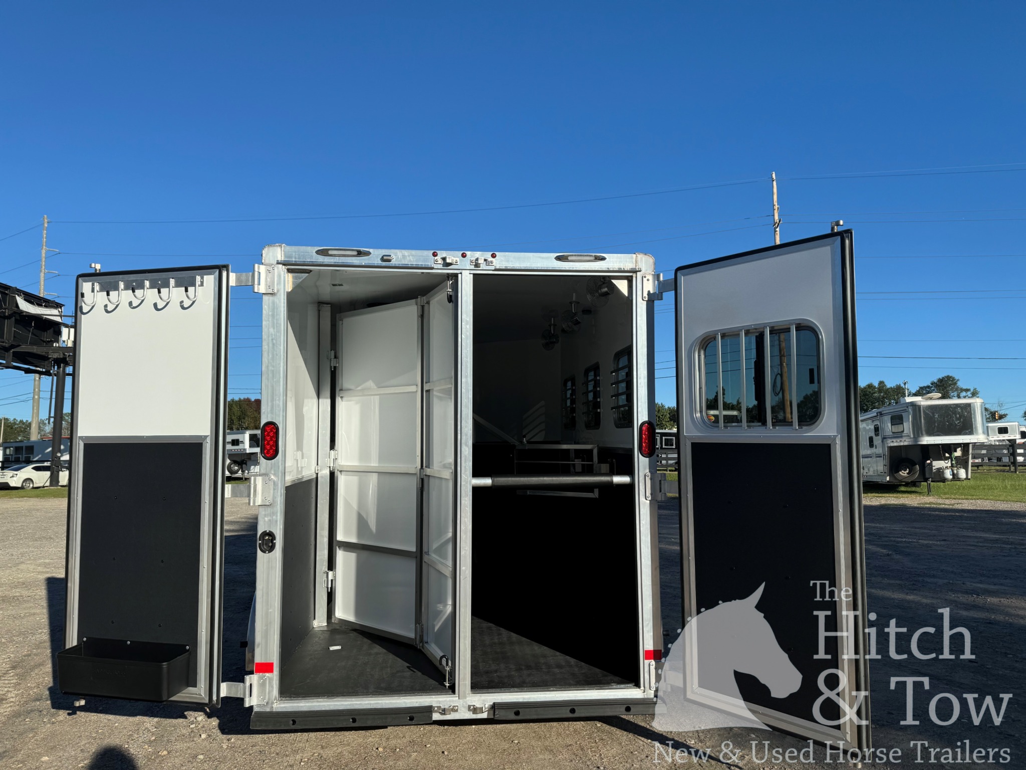 2026 KIEFERBILT 3 HORSE SLANT BUMPER PULL W/ DRESSING ROOM $25,500