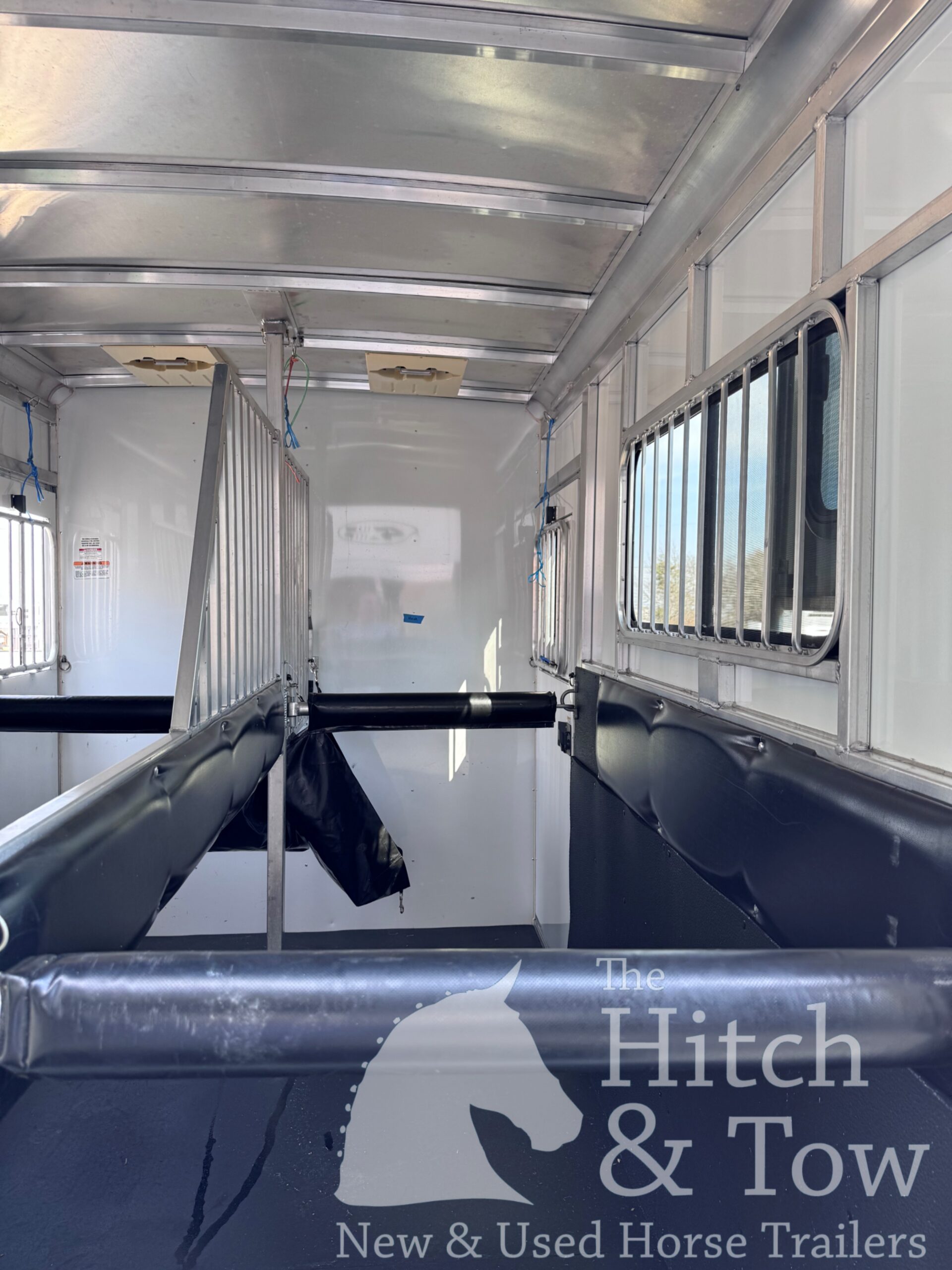 2017 SUNDOWNER CHARTER SE 2 HORSE GOOSENECK TRAILER! $18,900!!