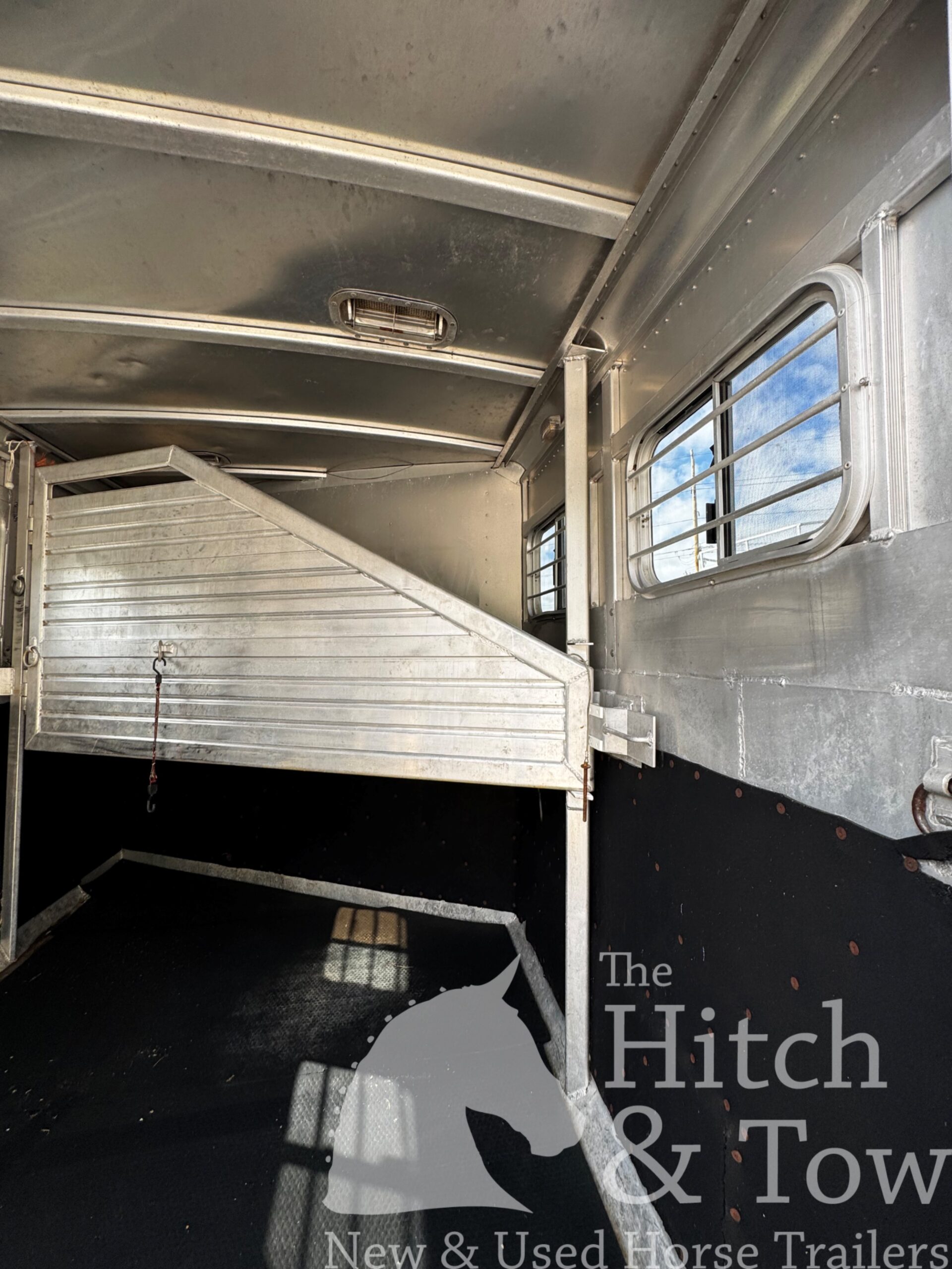 1994 FEATHERLTE 2 HORSE SLANT GOOSENECK W/ WEEKENDER! $10,500