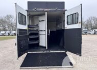 2006 SUNDOWNER 4 HORSE SLANT LOAD W/ 18′ LIVING QUARTERS TRAILER W/ UPGRADES $69,900