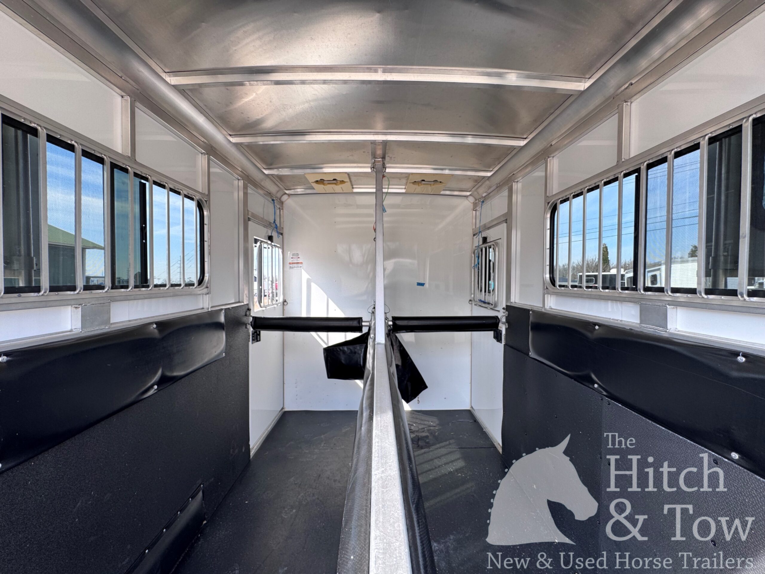 2017 SUNDOWNER CHARTER SE 2 HORSE GOOSENECK TRAILER! $18,900!!