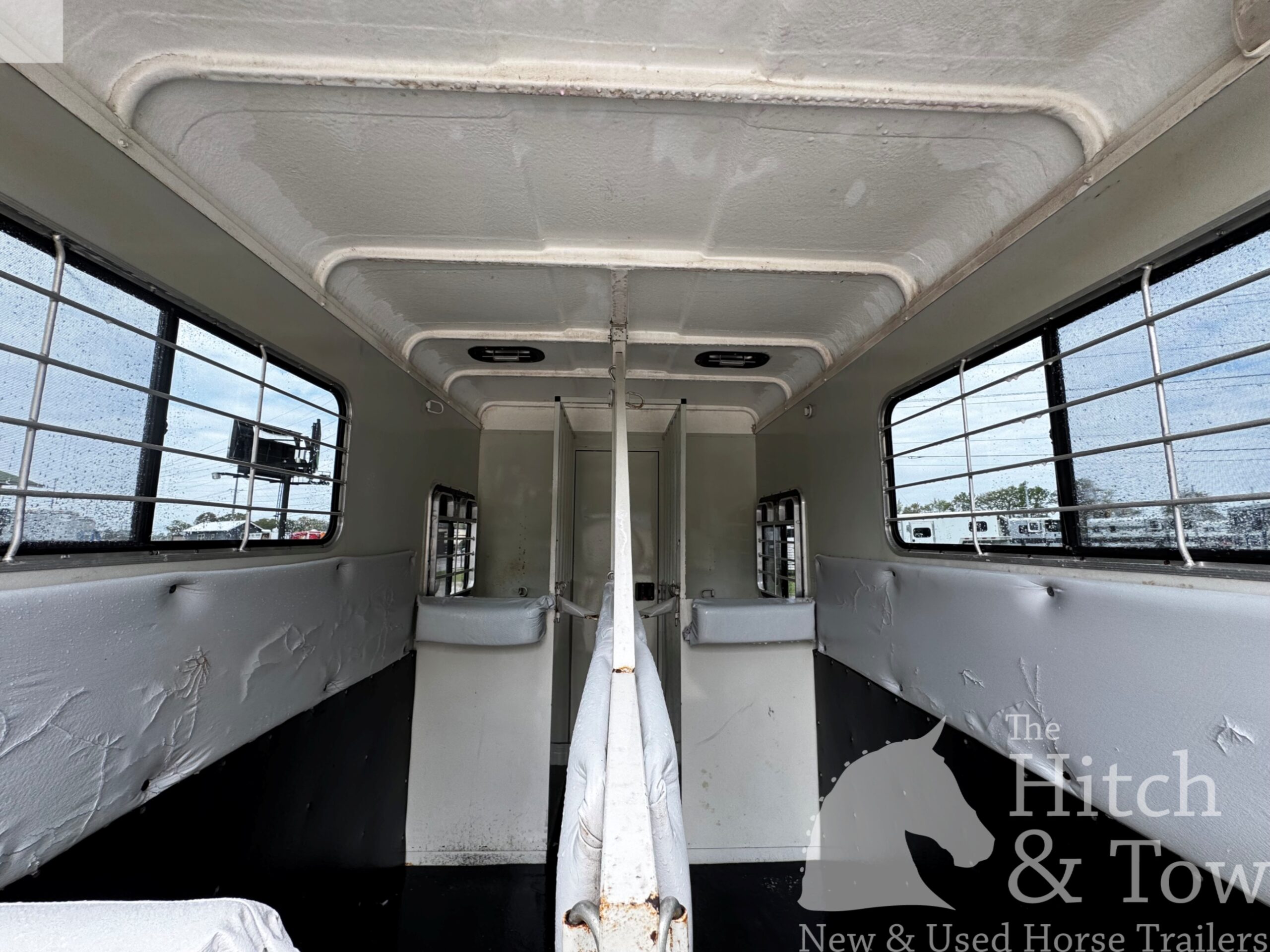 1999 HAWK 2 HORSE BUMPER PULL W/ MANGERS $7,900