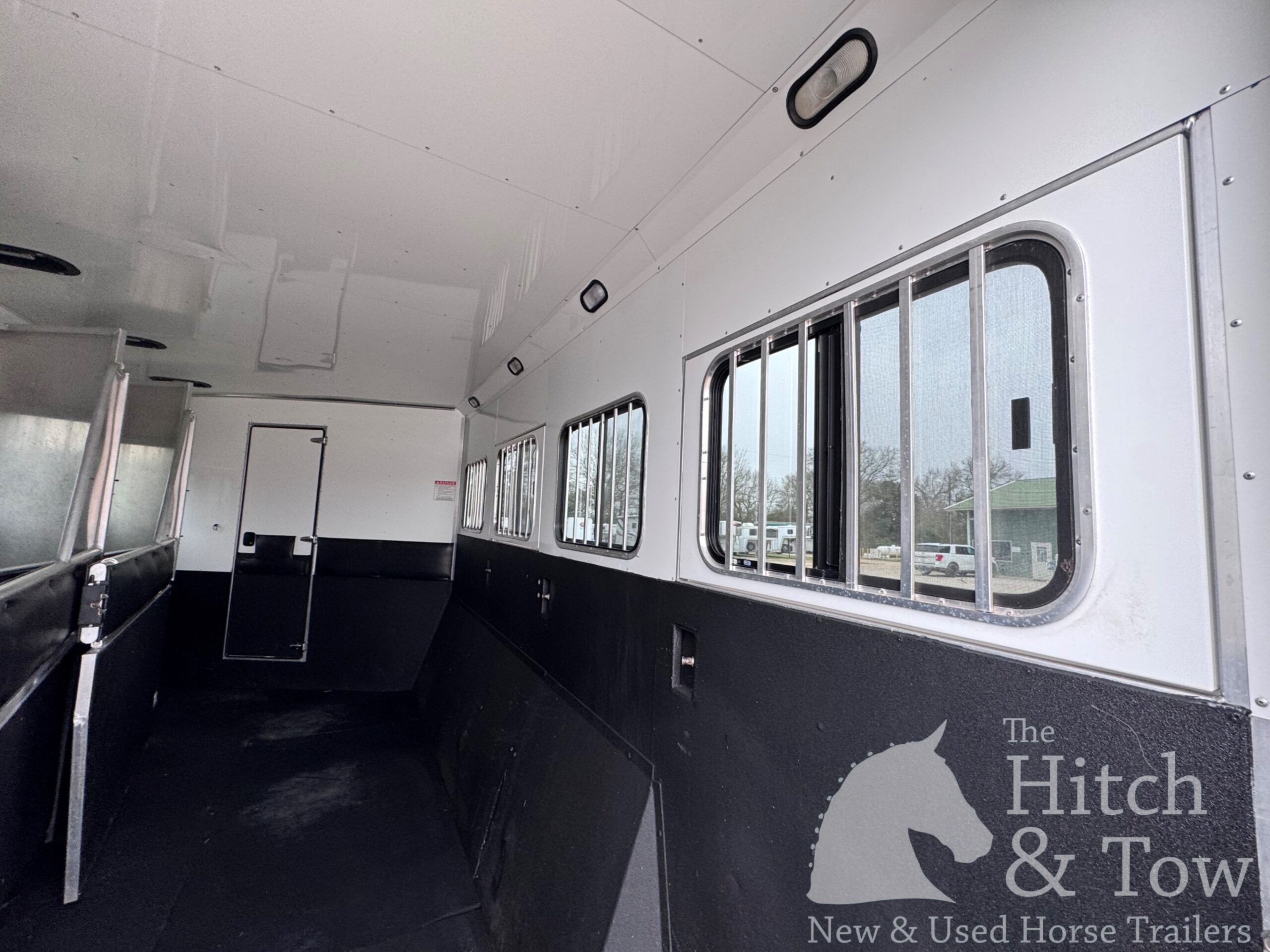 2006 SUNDOWNER 4 HORSE SLANT LOAD W/ 18′ LIVING QUARTERS TRAILER W/ UPGRADES $69,900