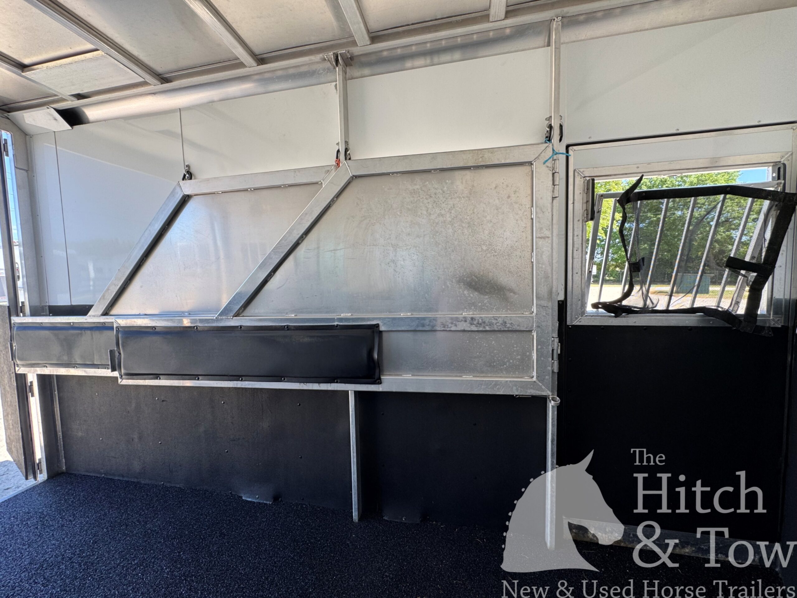2017 SOONER 3 HORSE SLANT GOOSENECK TRAILER W/ UPGRADES! $23,500