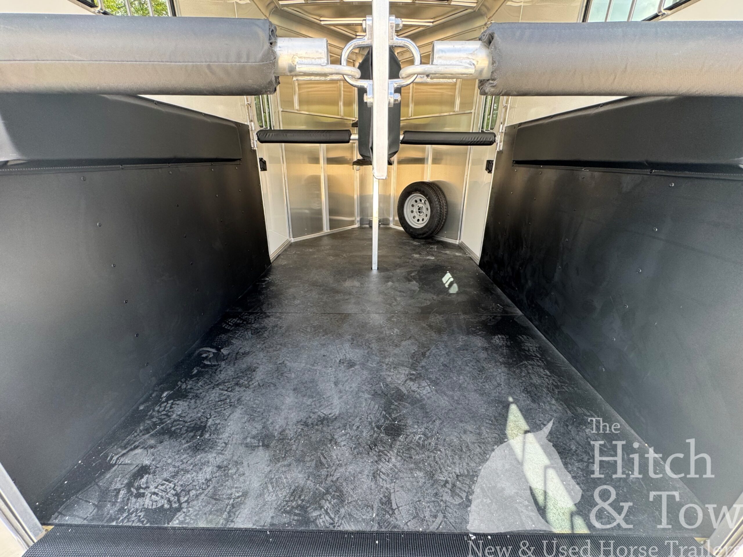 2026 ADAM JULITE 2 HORSE BUMPER PULL NO DRESSING ROOM $15,900