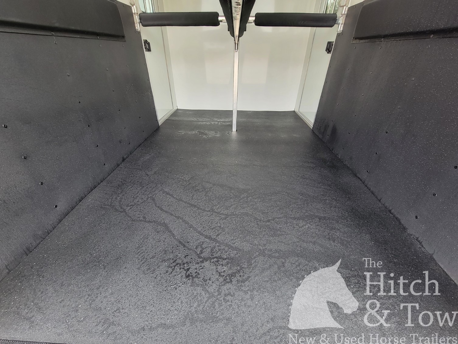 2026 ADAM 2 HORSE BUMPER PULL W/ DRESSING ROOM! $19,000