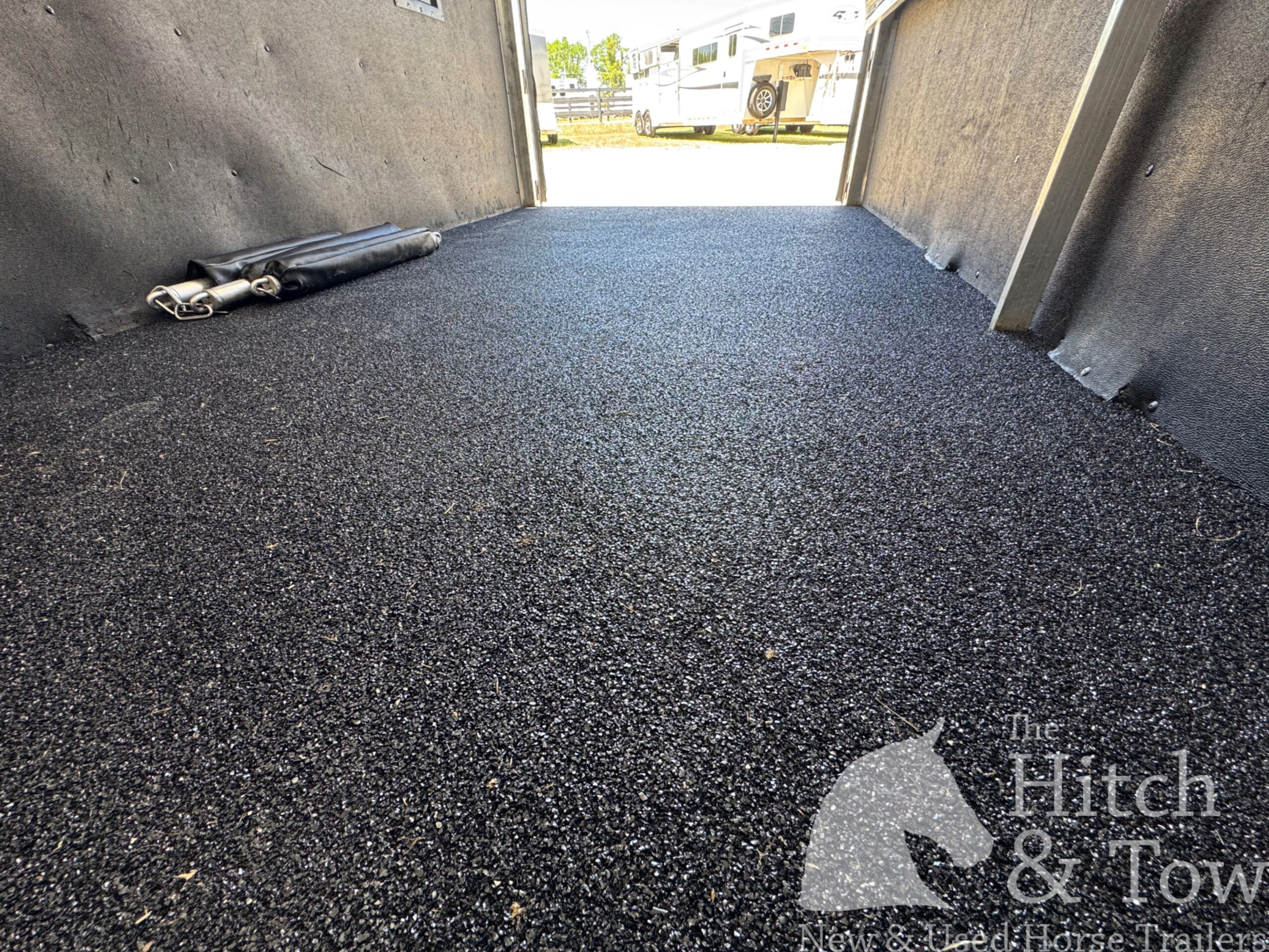 2017 SOONER 3 HORSE SLANT GOOSENECK TRAILER W/ UPGRADES! $23,500