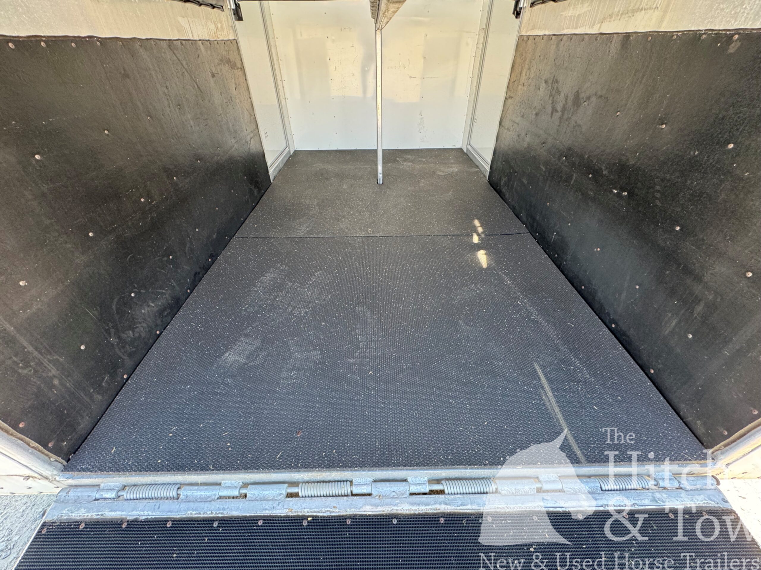 2014 GORE 2 HORSE BUMPER PULL $12,900