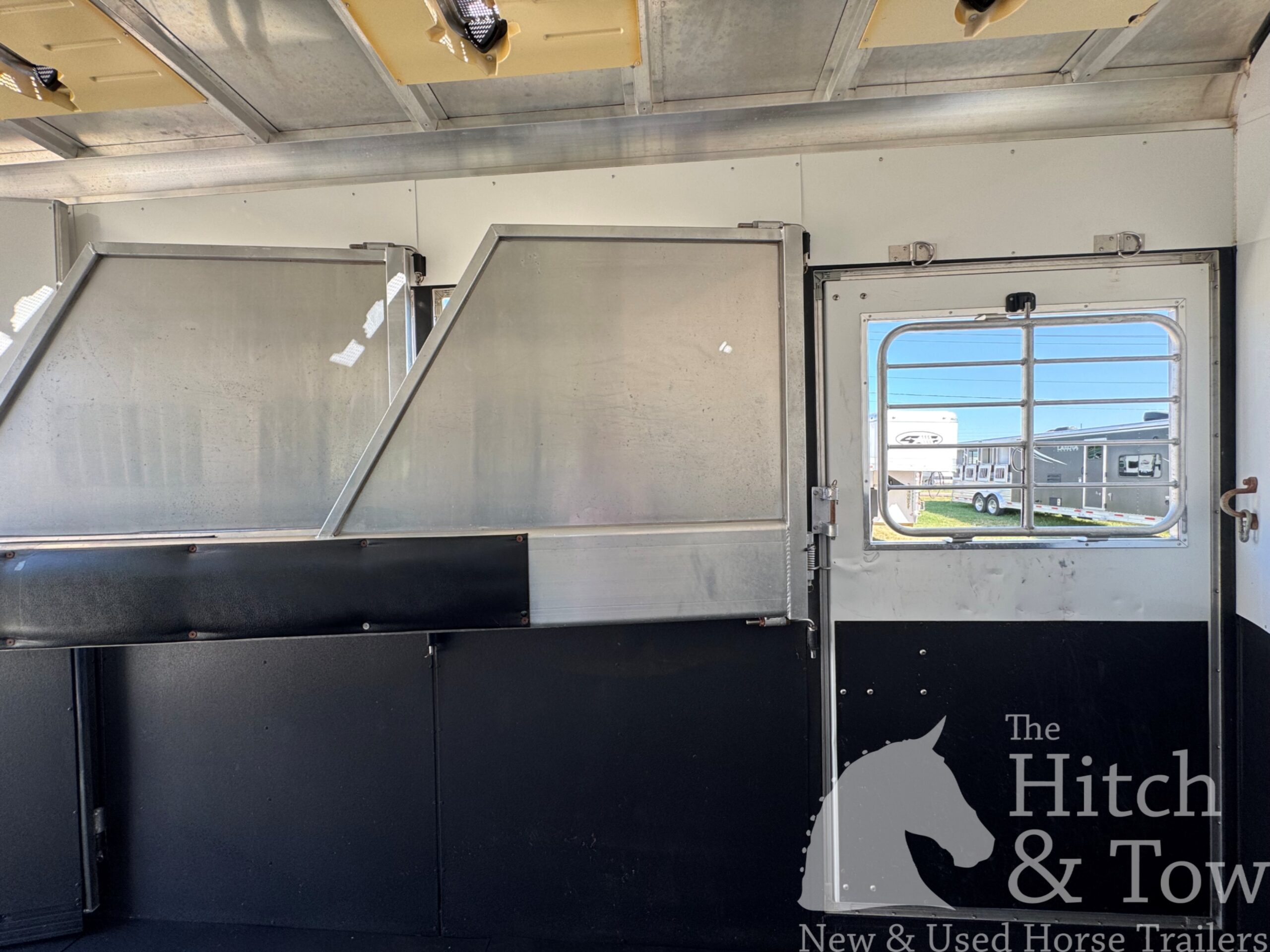 2007 SUNDOWNER 3 HORSE GOOSENECK, TONS OF OPTIONS AND UPGRADES! $13,500