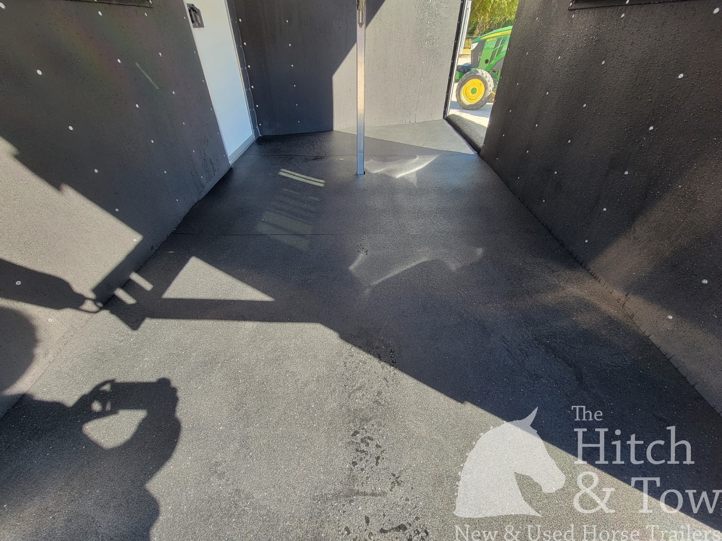 2026 ADAM JULITE 2 HORSE BUMPER PULL W/ SIDE RAMP $20,500