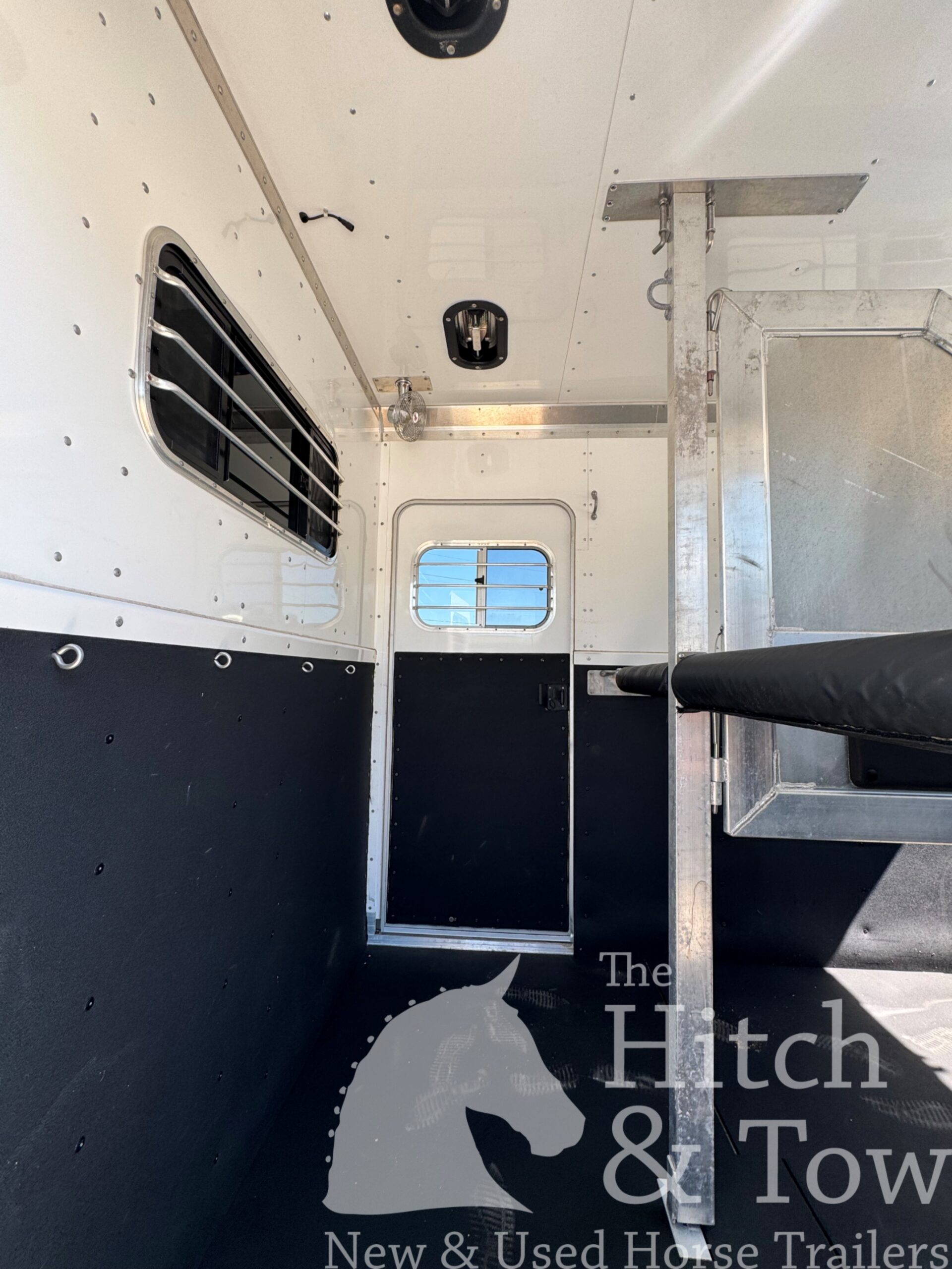 TOP OF THE LINE 2010 Eby 2 Horse Straight Load Bumper Pull $19,500