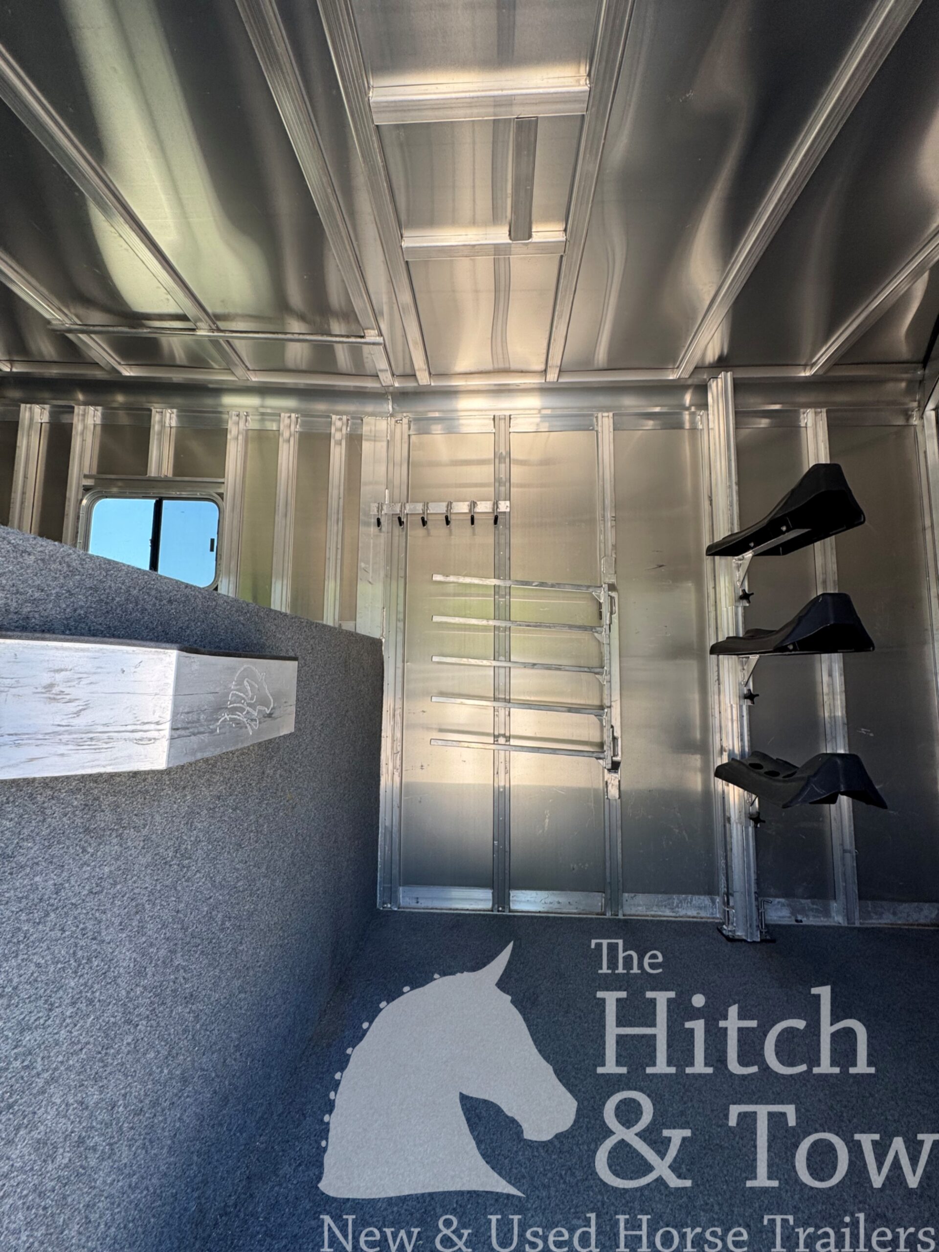 2017 SOONER 3 HORSE SLANT GOOSENECK TRAILER W/ UPGRADES! $23,500