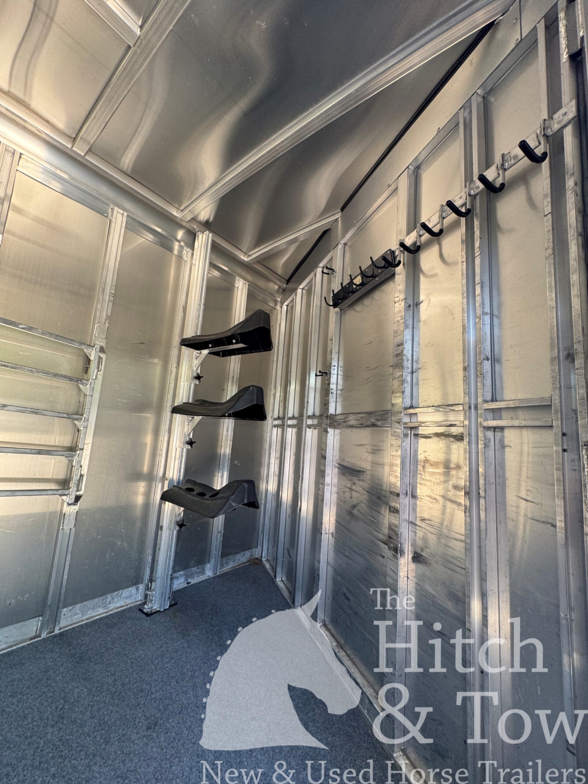 2017 SOONER 3 HORSE SLANT GOOSENECK TRAILER W/ UPGRADES! $23,500