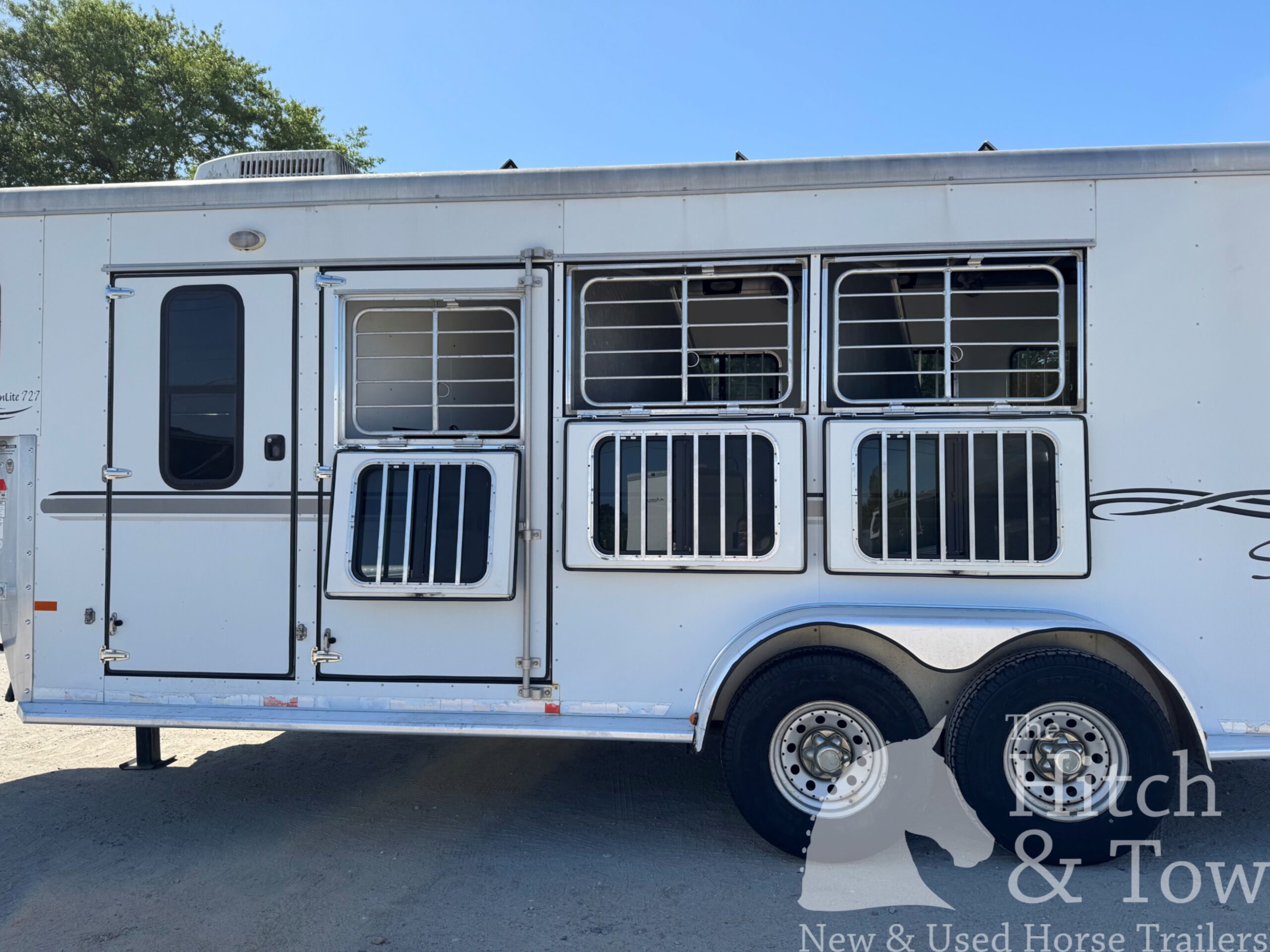 2007 SUNDOWNER 3 HORSE GOOSENECK, TONS OF OPTIONS AND UPGRADES! $13,500