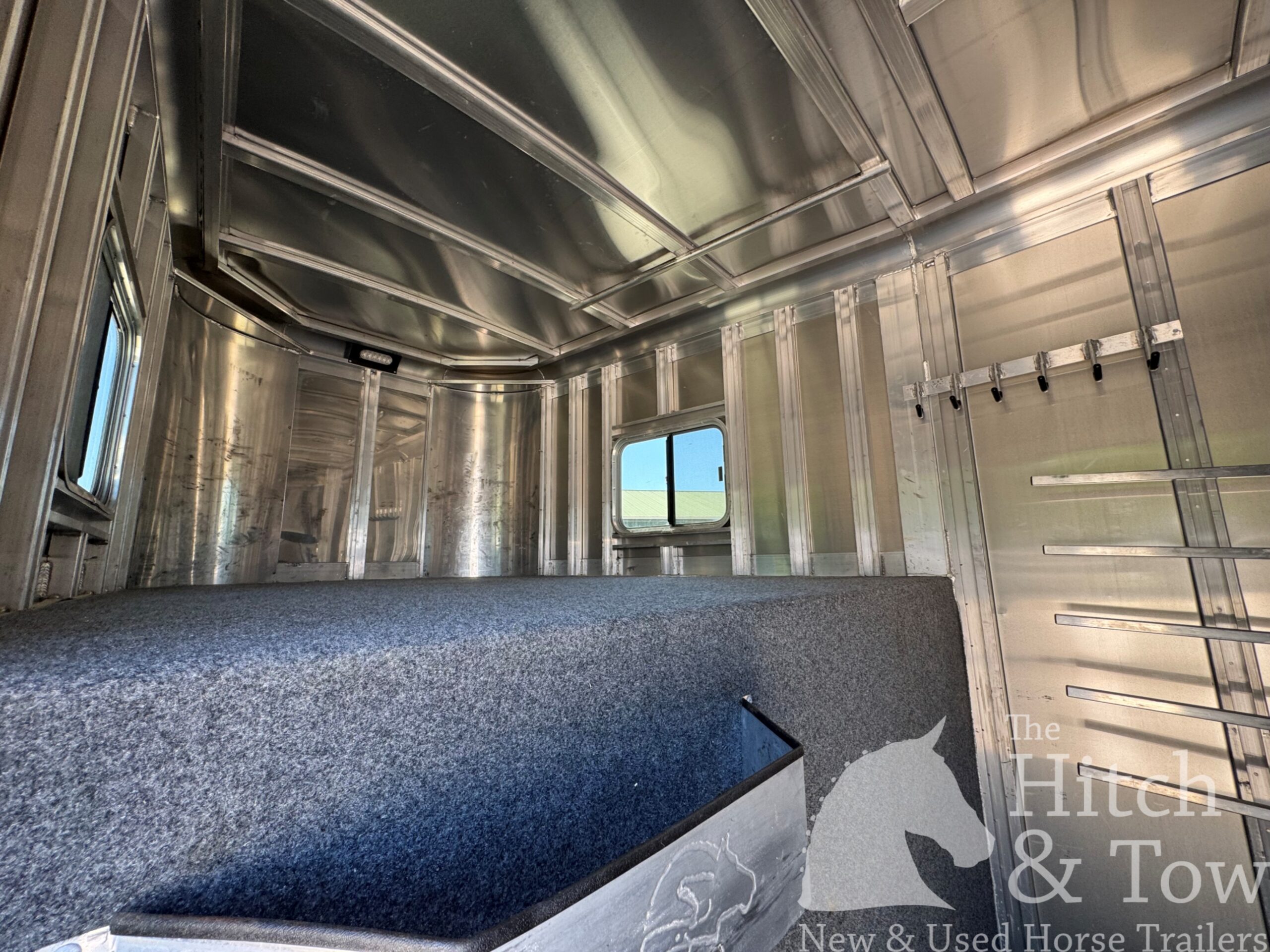 2017 SOONER 3 HORSE SLANT GOOSENECK TRAILER W/ UPGRADES! $23,500