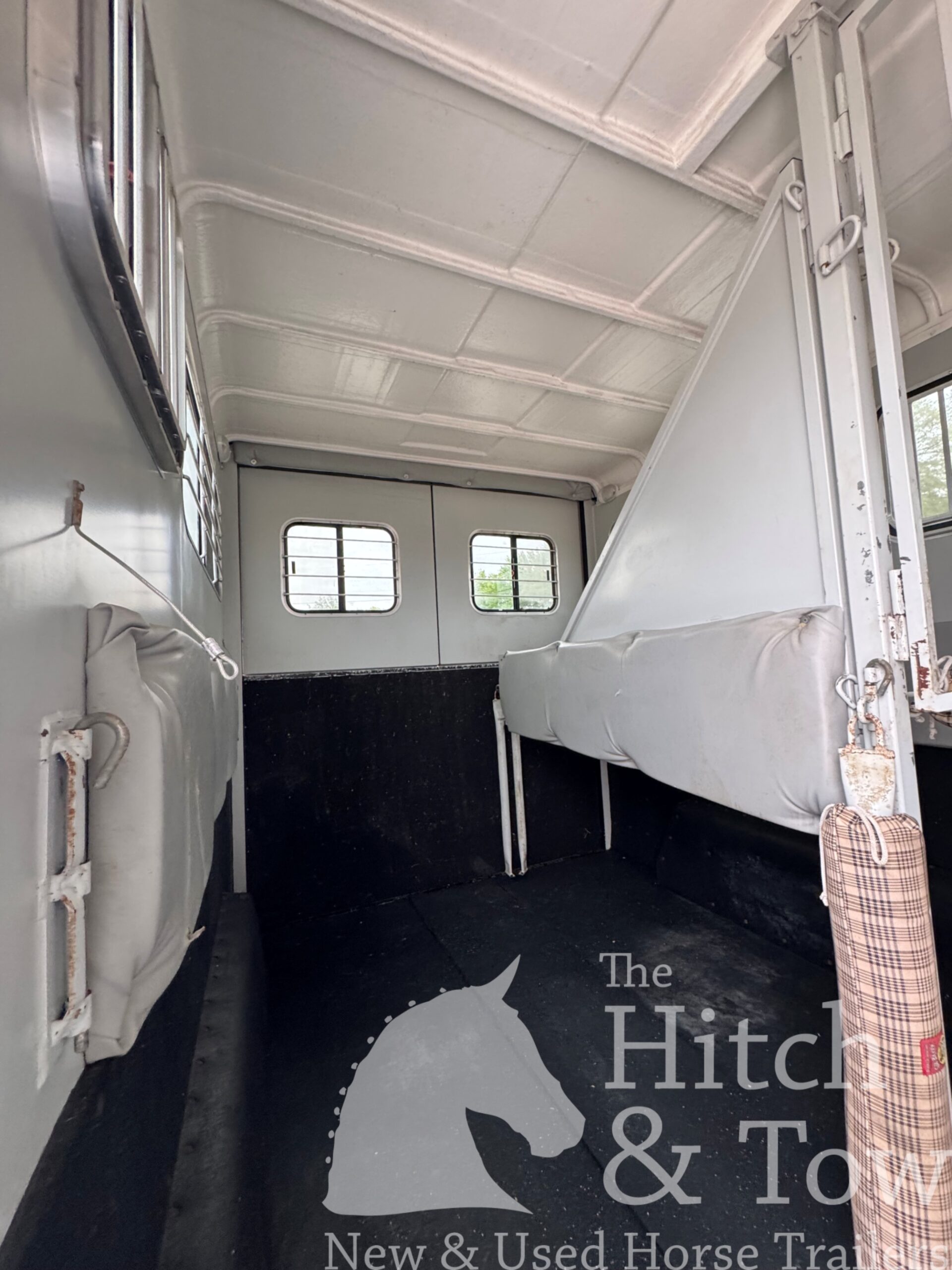 2022 HAWK 2 HORSE BUMPER PULL W/ DRESSING ROOM & WARMBLOOD SIZE!! $23,500