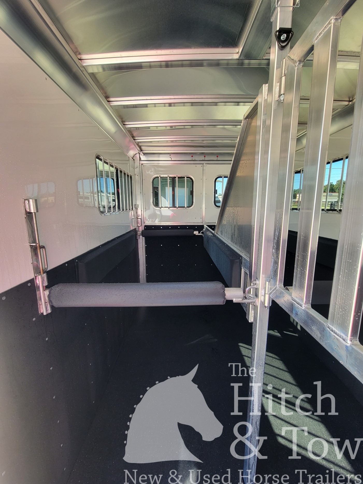 2026 ADAM JULITE 2 HORSE BUMPER PULL W/ SIDE RAMP $20,500