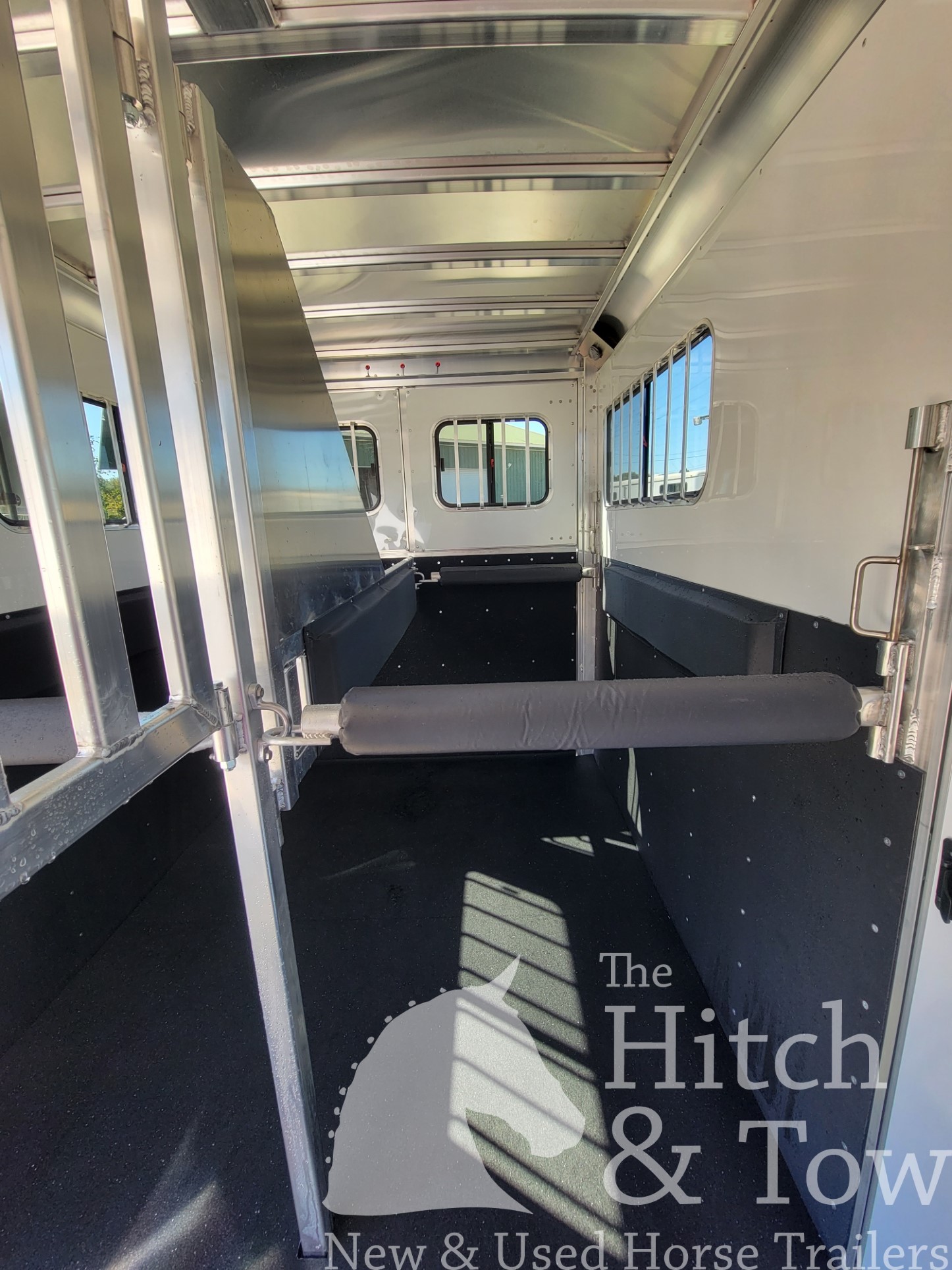 2026 ADAM JULITE 2 HORSE BUMPER PULL W/ SIDE RAMP $20,500