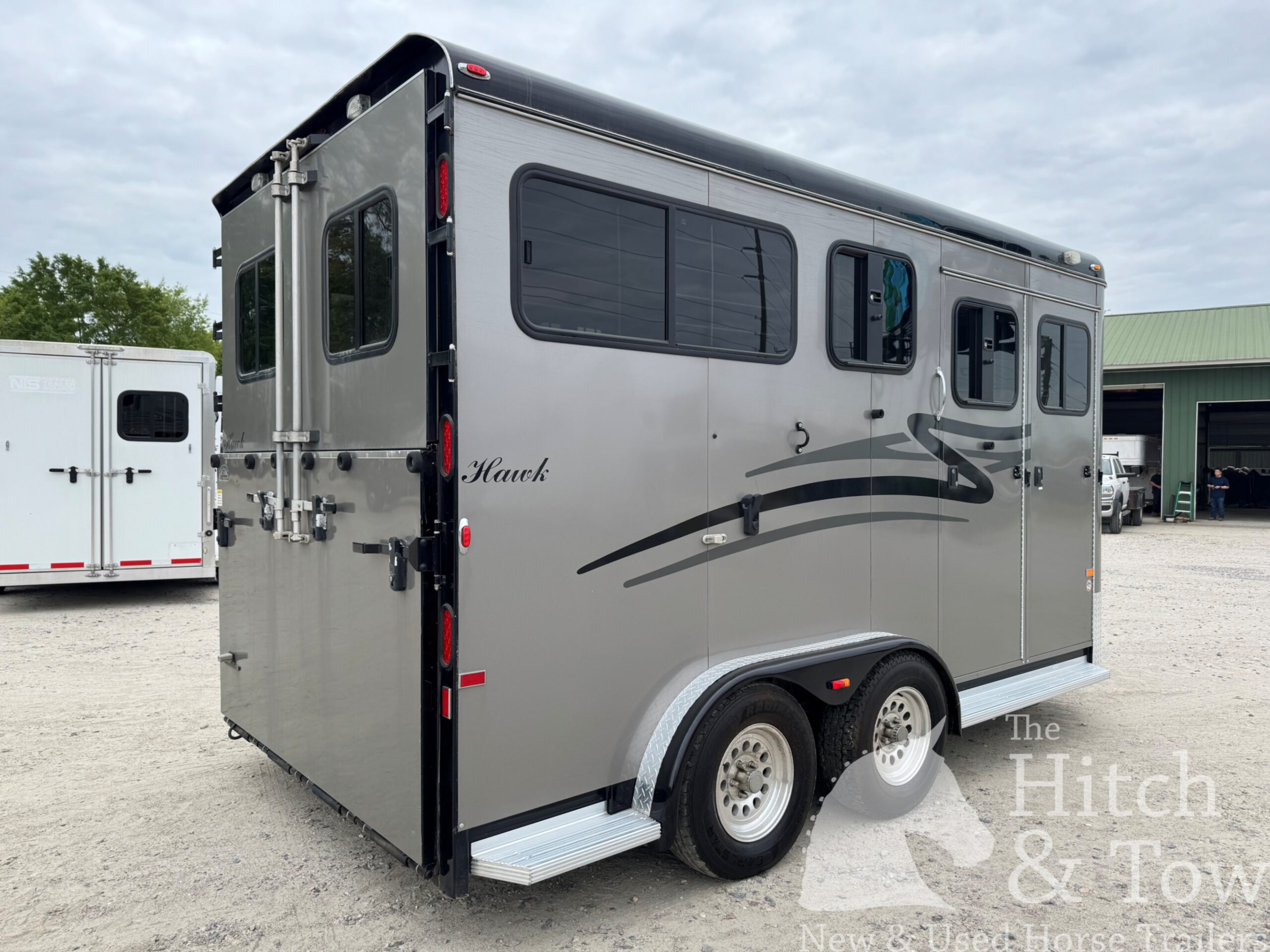 2022 HAWK 2 HORSE BUMPER PULL W/ DRESSING ROOM & WARMBLOOD SIZE!! $23,500