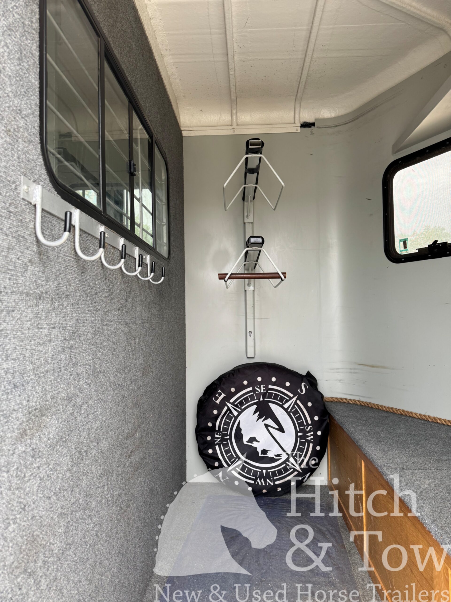 2022 HAWK 2 HORSE BUMPER PULL W/ DRESSING ROOM & WARMBLOOD SIZE!! $23,500