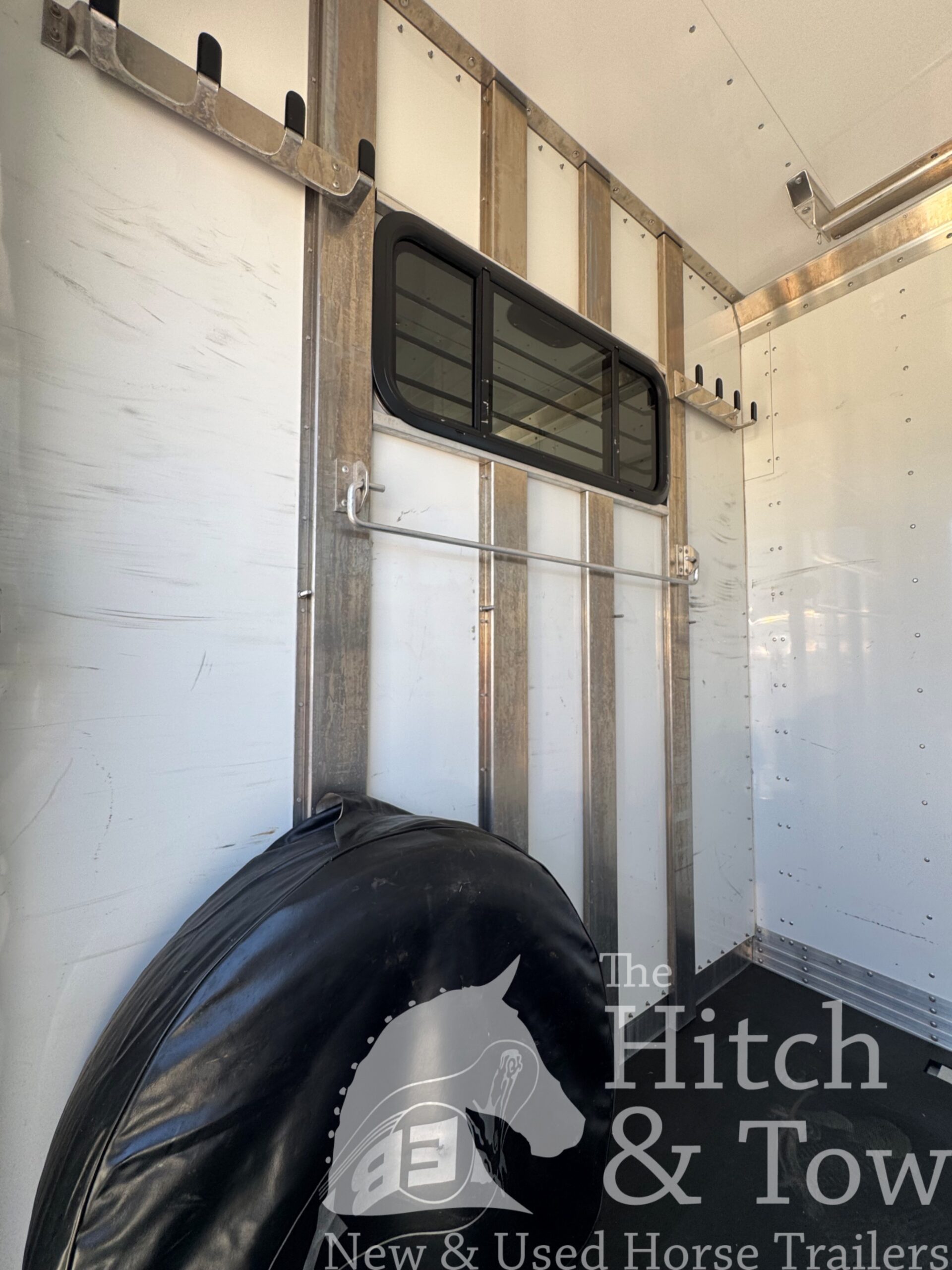 TOP OF THE LINE 2010 Eby 2 Horse Straight Load Bumper Pull $19,500