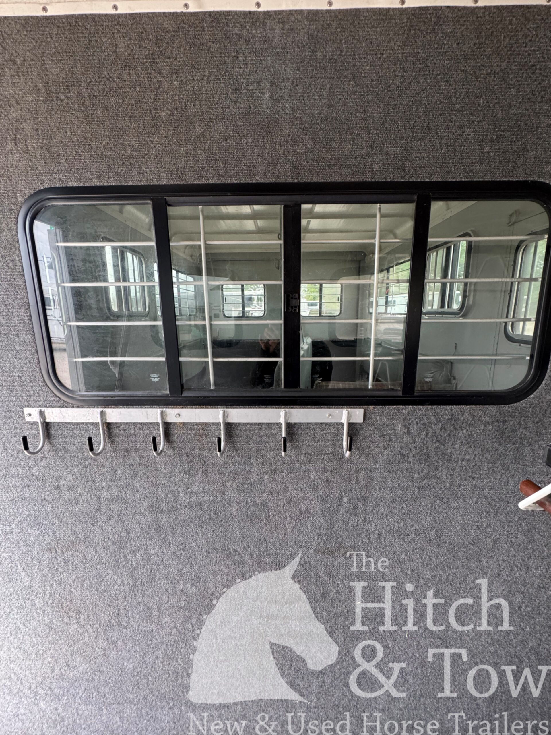 2022 HAWK 2 HORSE BUMPER PULL W/ DRESSING ROOM & WARMBLOOD SIZE!! $23,500