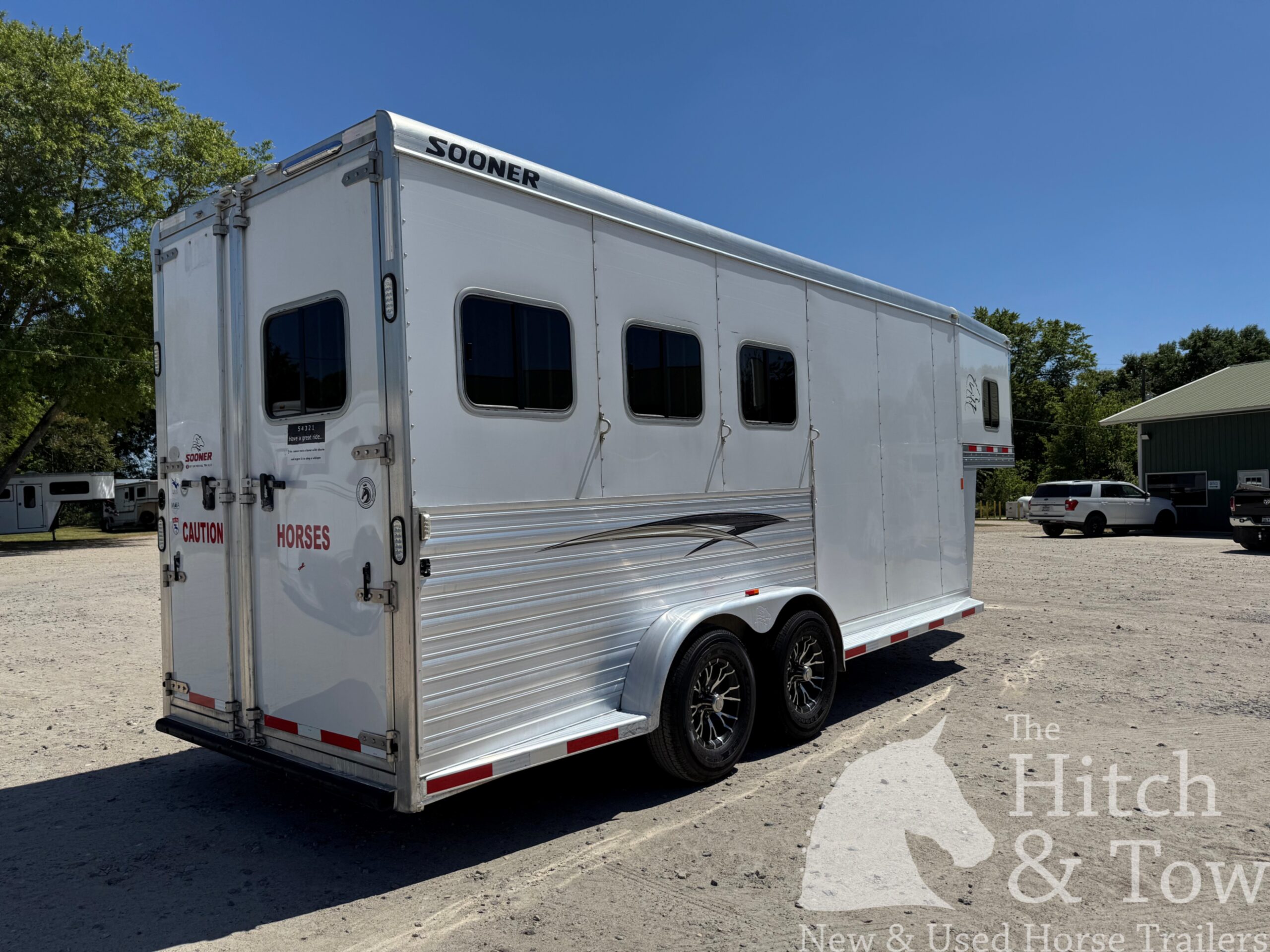 2017 SOONER 3 HORSE SLANT GOOSENECK TRAILER W/ UPGRADES! $23,500