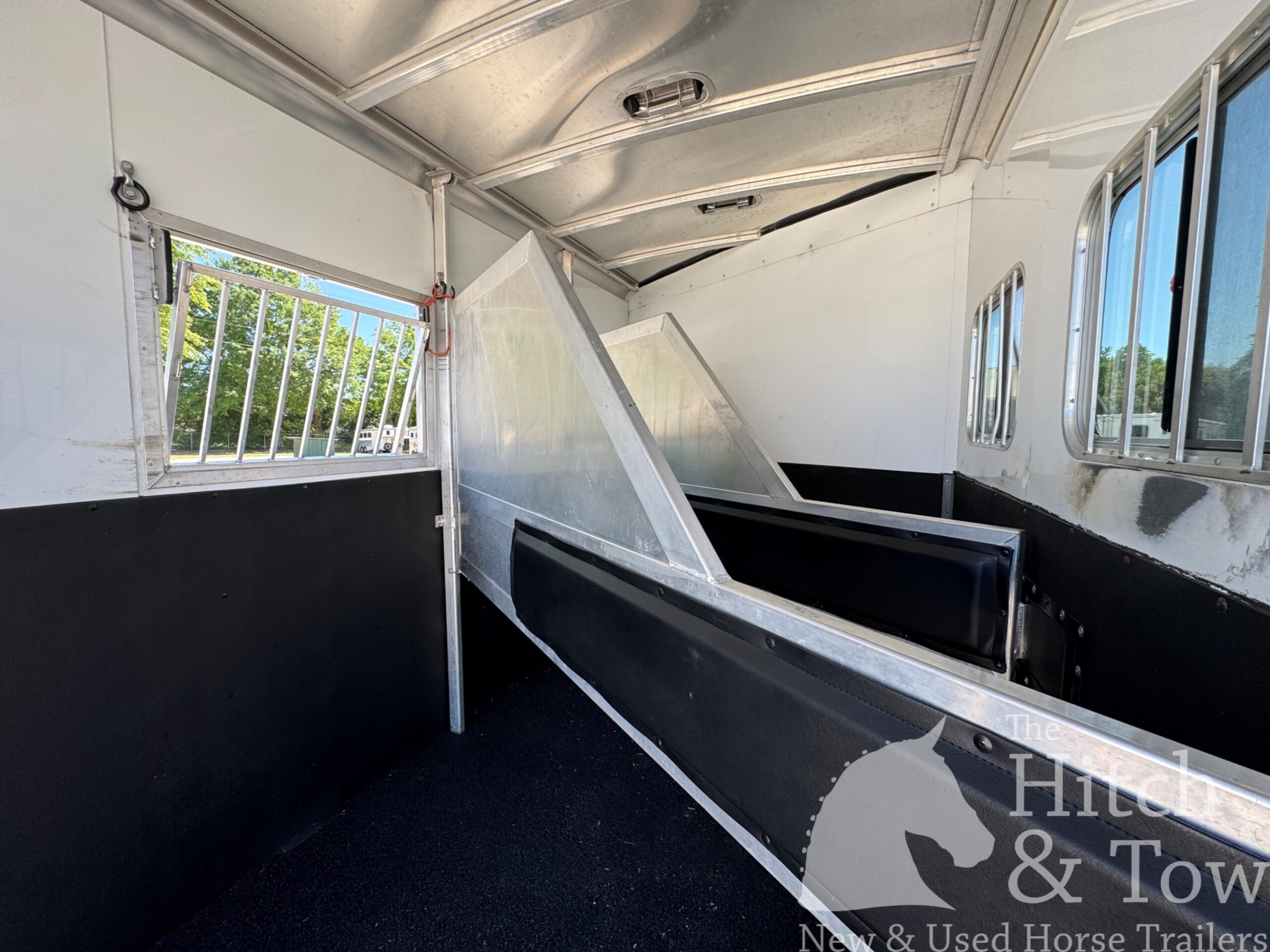 2017 SOONER 3 HORSE SLANT GOOSENECK TRAILER W/ UPGRADES! $23,500