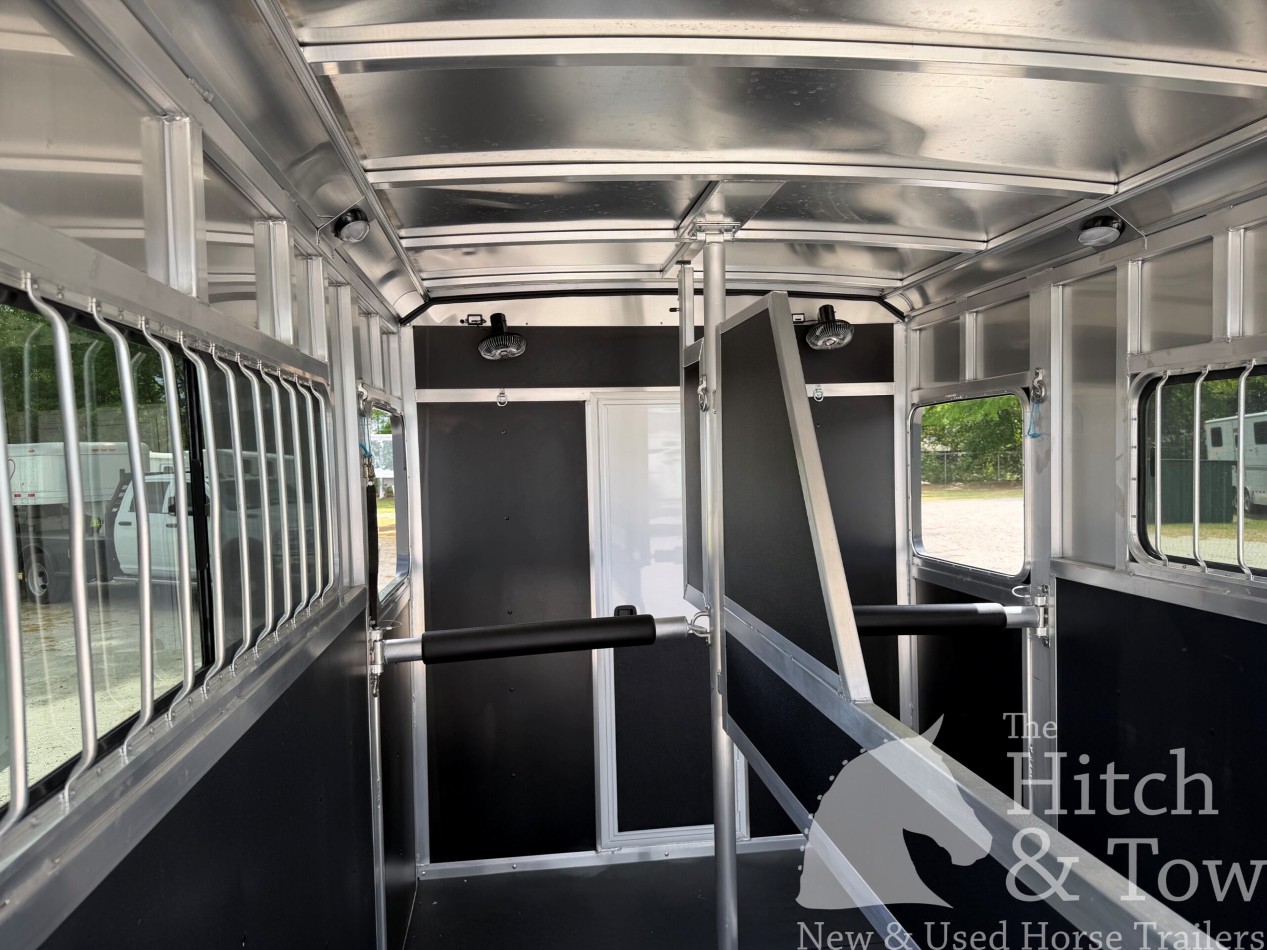 2026 SHADOW 2 HORSE GOOSENECK TRAILER $25,500