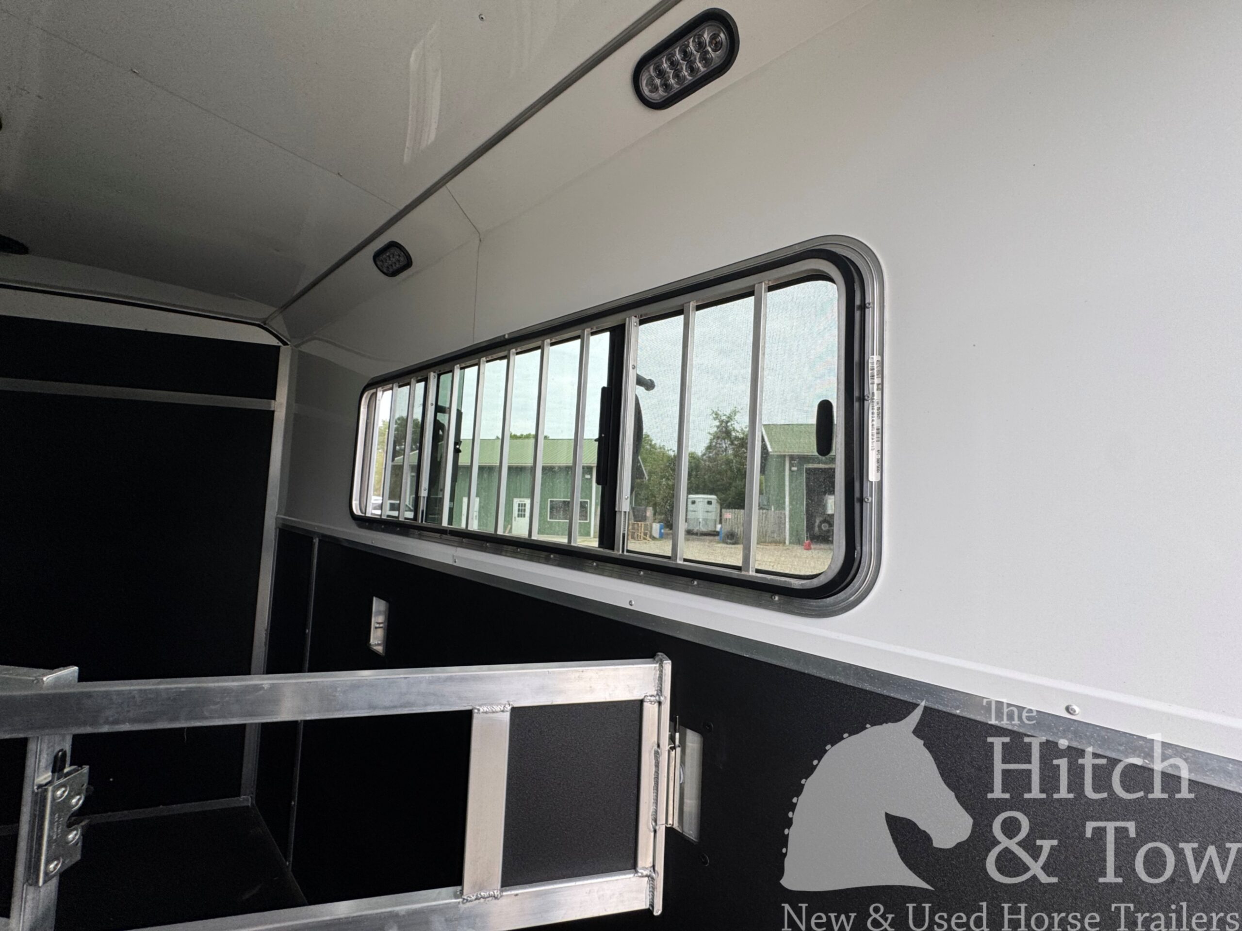 2022 SHADOW 3 HORSE SLANT LOAD LIVING QUARTERS TRAILER W/ UPGRADES! $39,000