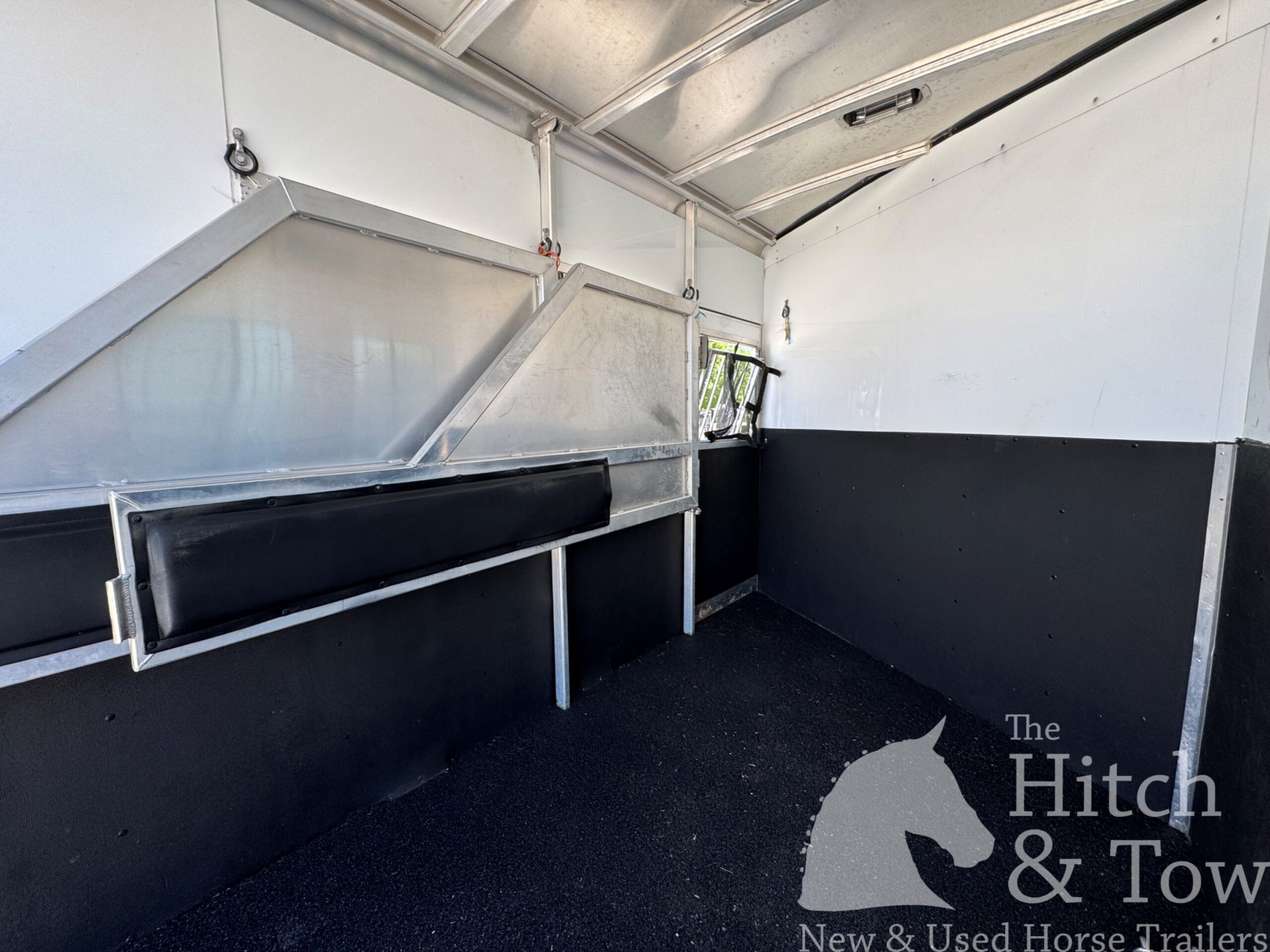 2017 SOONER 3 HORSE SLANT GOOSENECK TRAILER W/ UPGRADES! $23,500