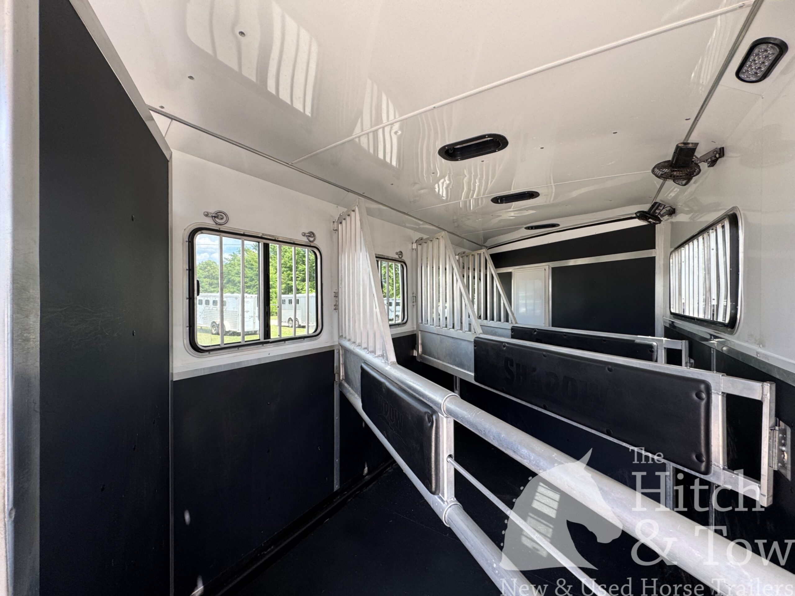 LIGHTLY USED! 2018 SHADOW 4 HORSE SLANT LOAD WEEKENDER W/ UPGRADES! $31,900