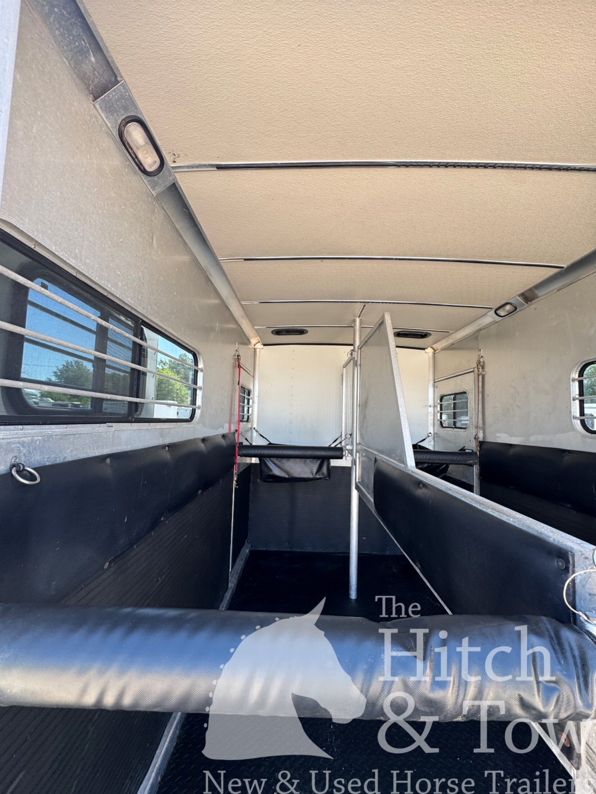 1999 SILVER STAR 2 HORSE BUMPER PULL W/ DRESSING ROOM $9,500