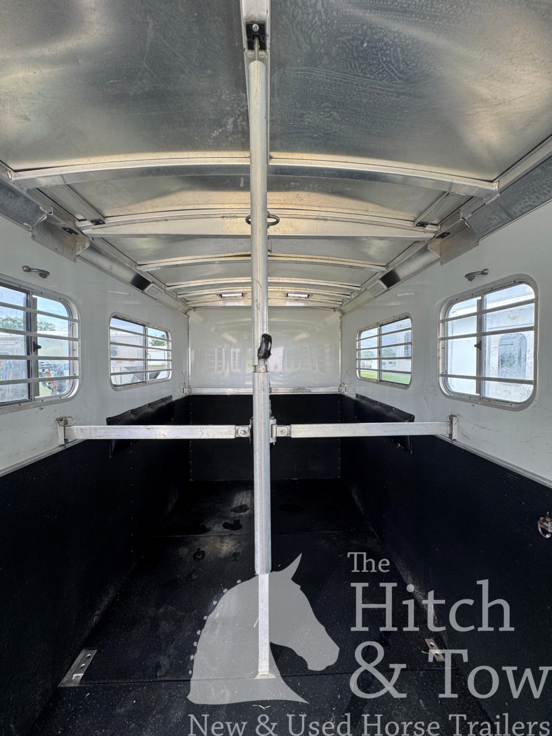 2017 Elite Trailer 4 HORSE HEAD TO HEAD $54,900