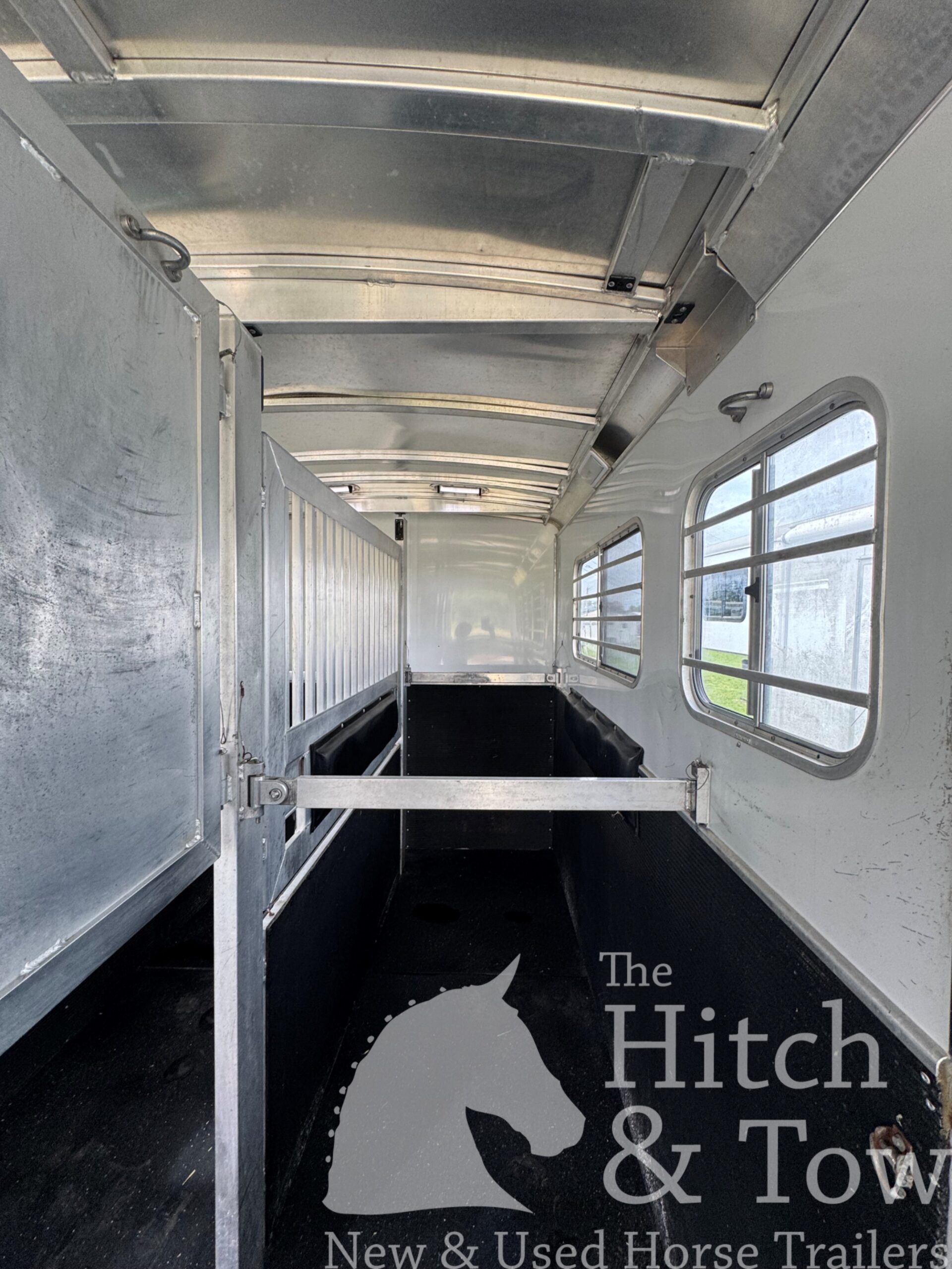 2017 Elite Trailer 4 HORSE HEAD TO HEAD $54,900