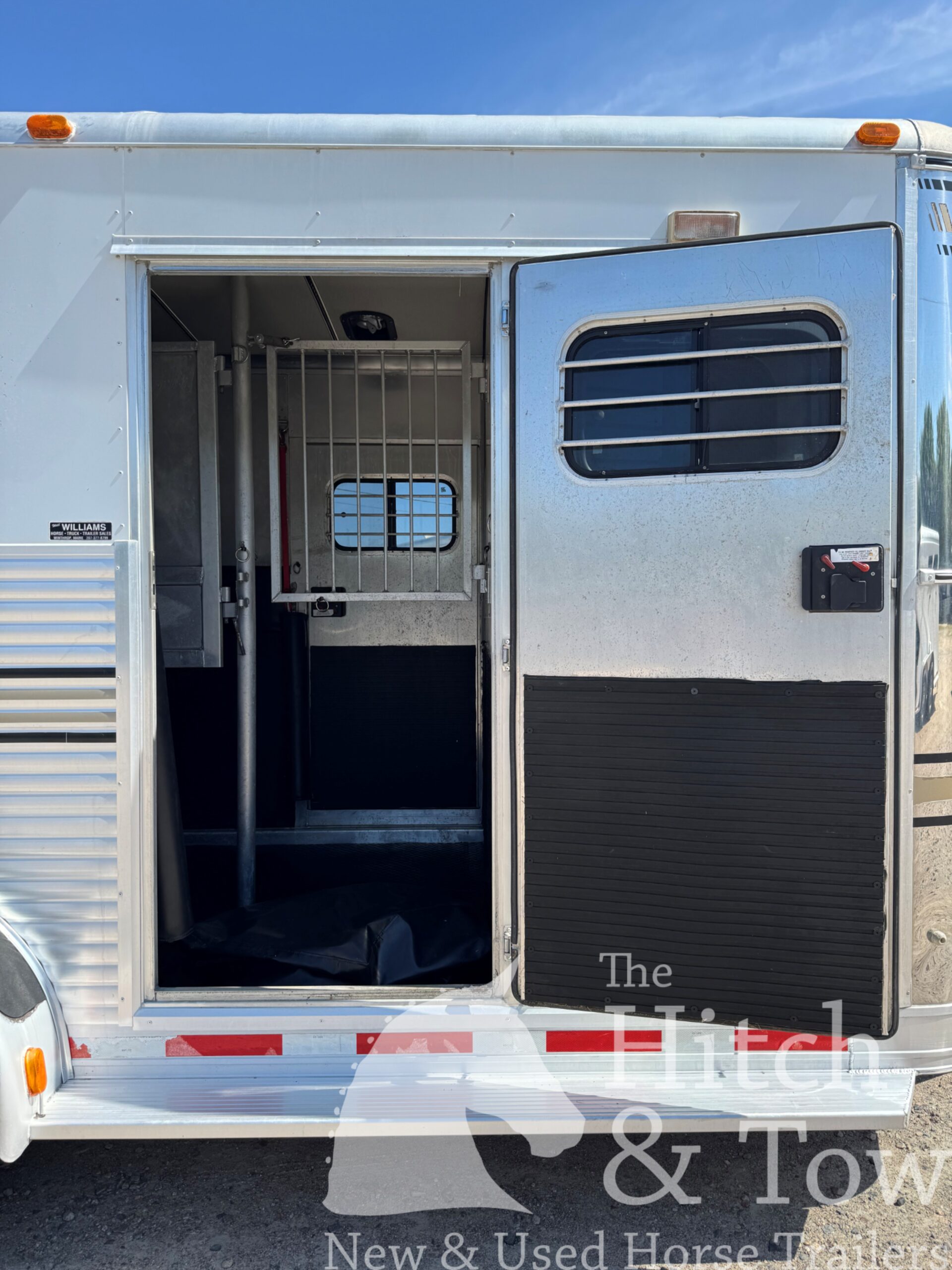 1999 SILVER STAR 2 HORSE BUMPER PULL W/ DRESSING ROOM $9,500