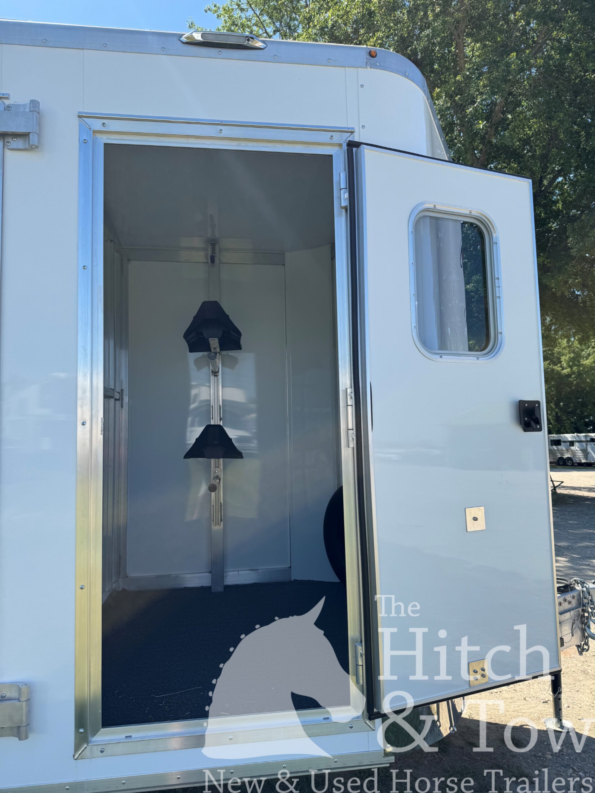 2026 KIEFERBILT KRUISER 2 HORSE BUMPER PULL W/ DRESSING ROOM $21,500